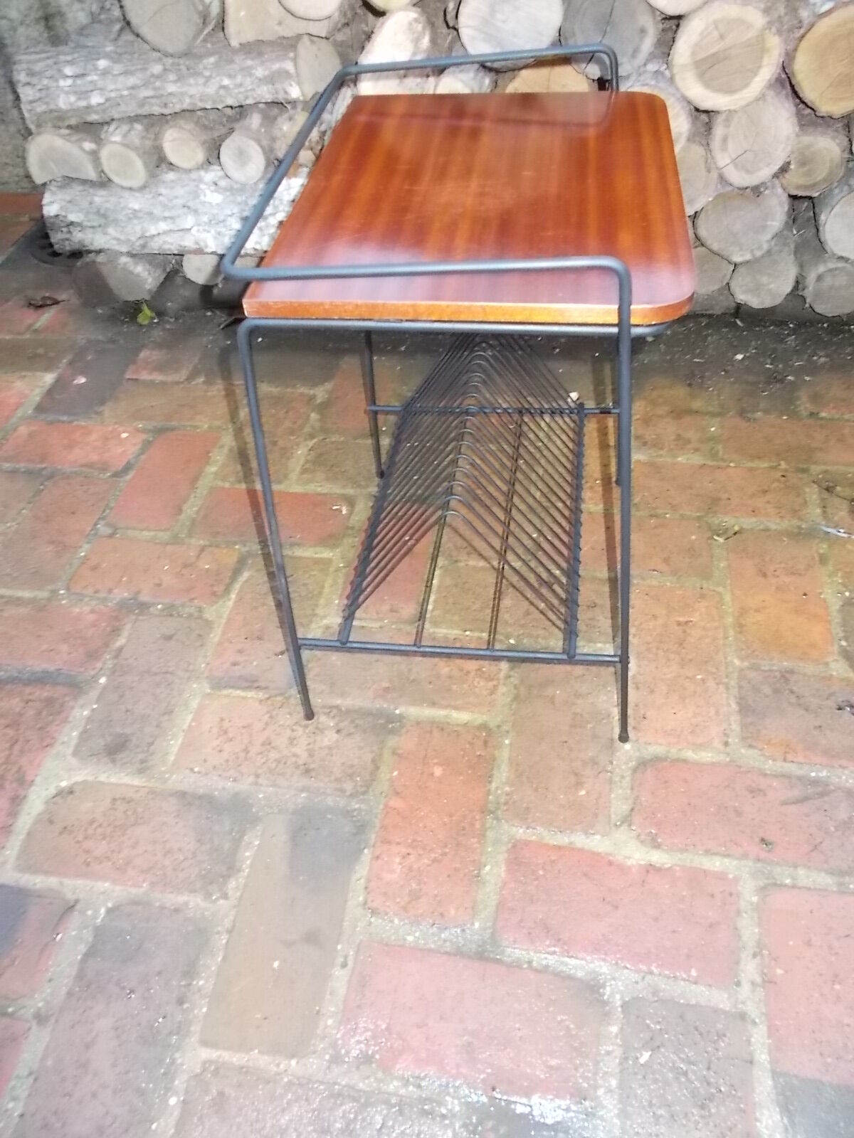 Side table with vinyl or magazine holders