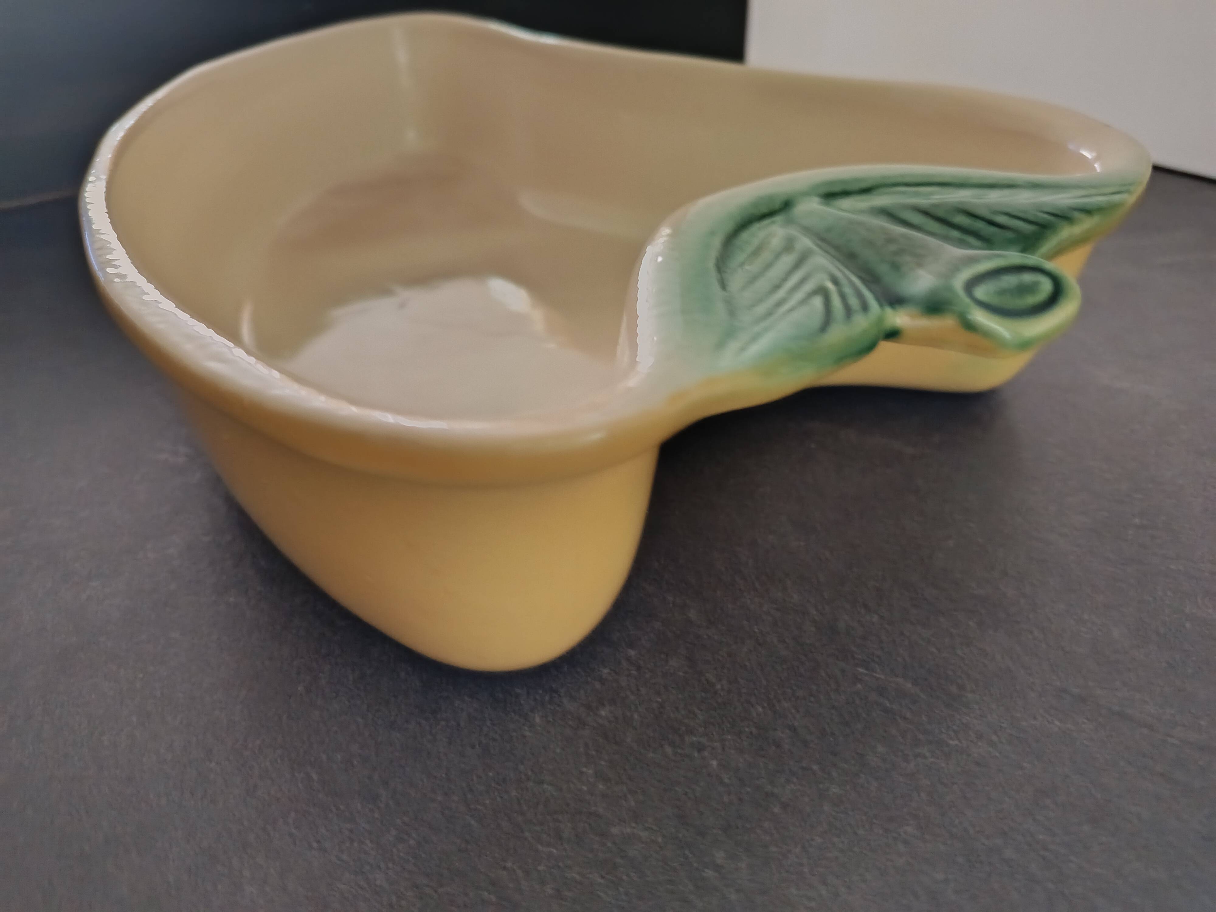 Plate ripient pocket empty faience barbotine mars