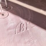 Nappe damassée ancienne en lin baby rose