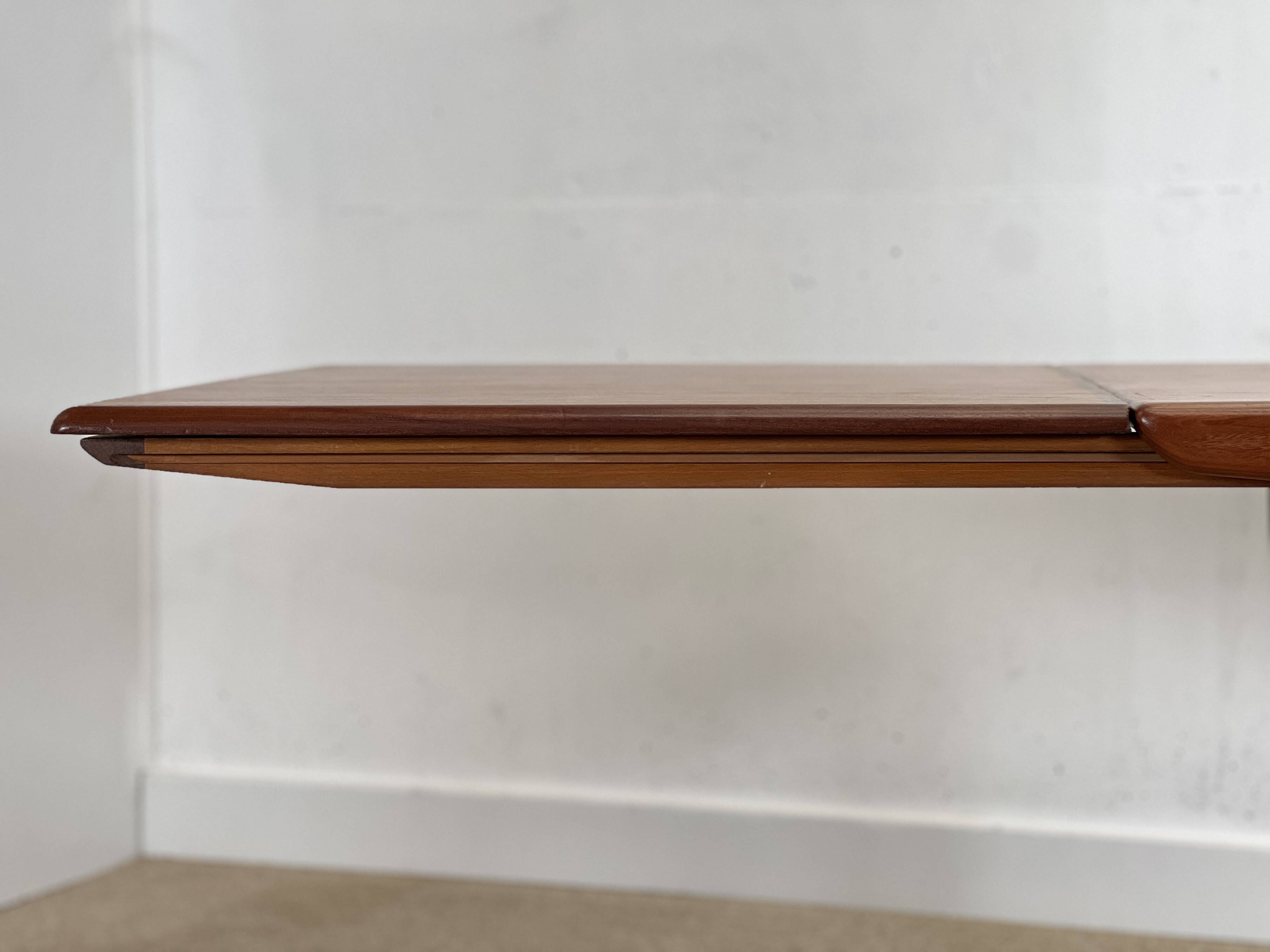 Table à manger de Johannes Andersen pour Uldum Møblefabrik