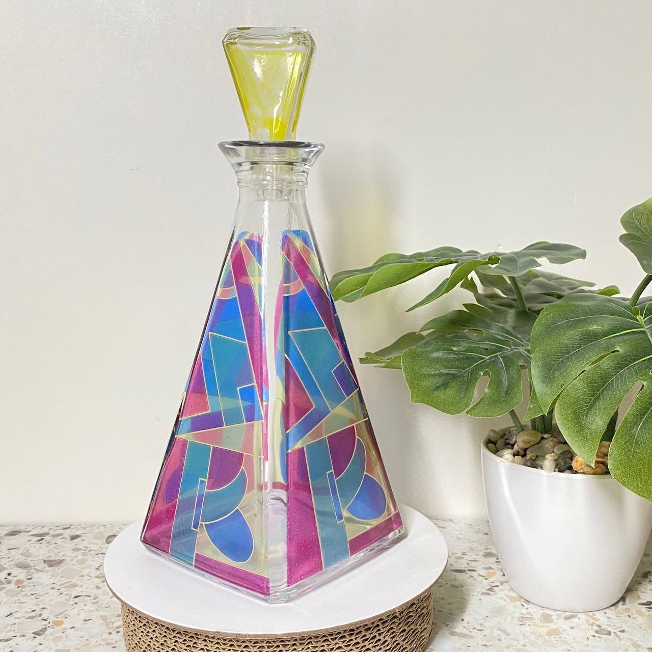 Carafe multicolore en forme de pyramide de Murano - 1980