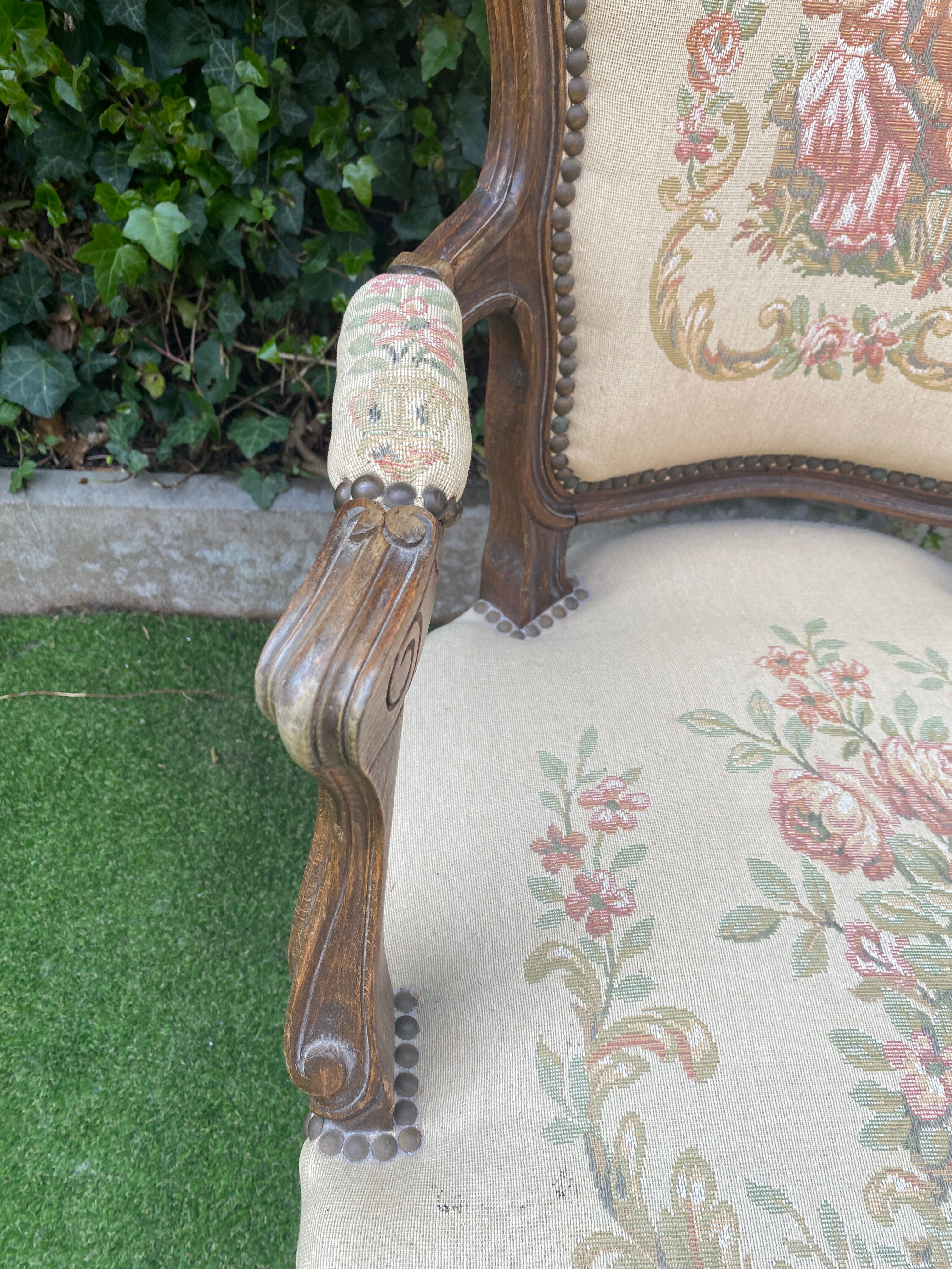 Basket bed and its two armchairs