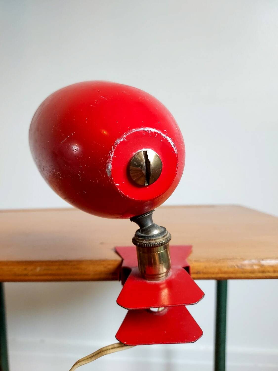 Lampe à pince vintage rouge – années 50