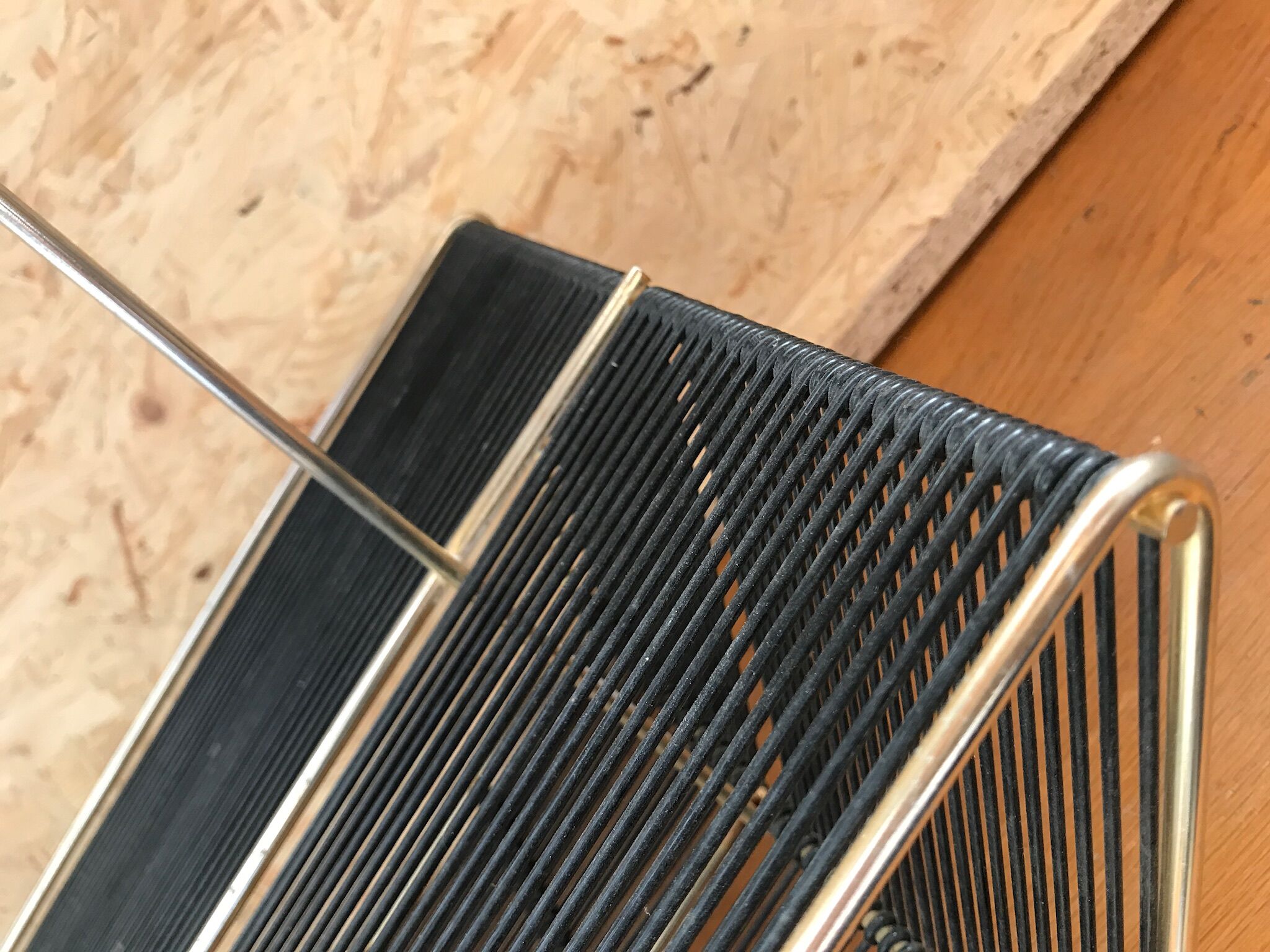 Scoubidou door-vinyl and metal creation trefuld