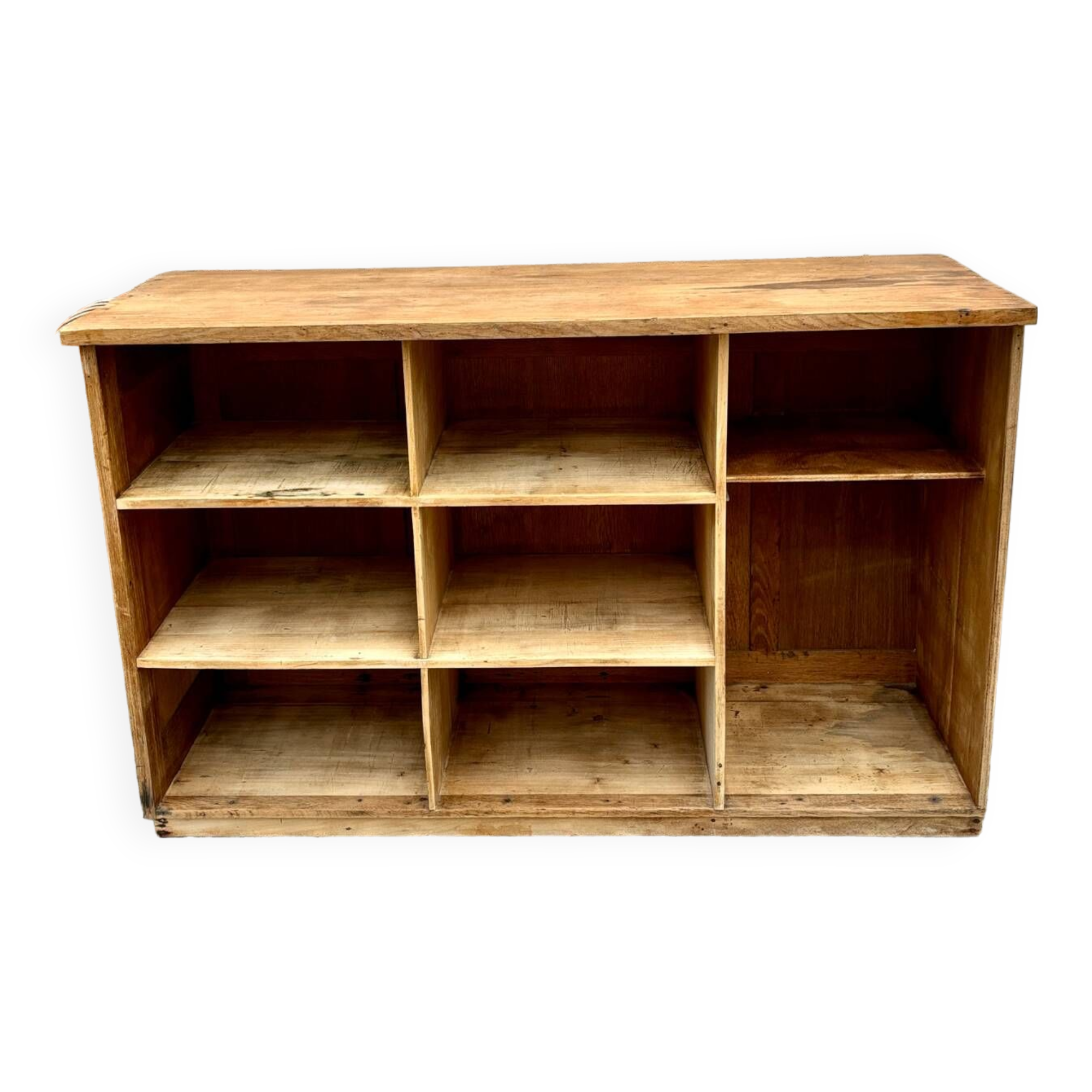 Trade furniture with locker