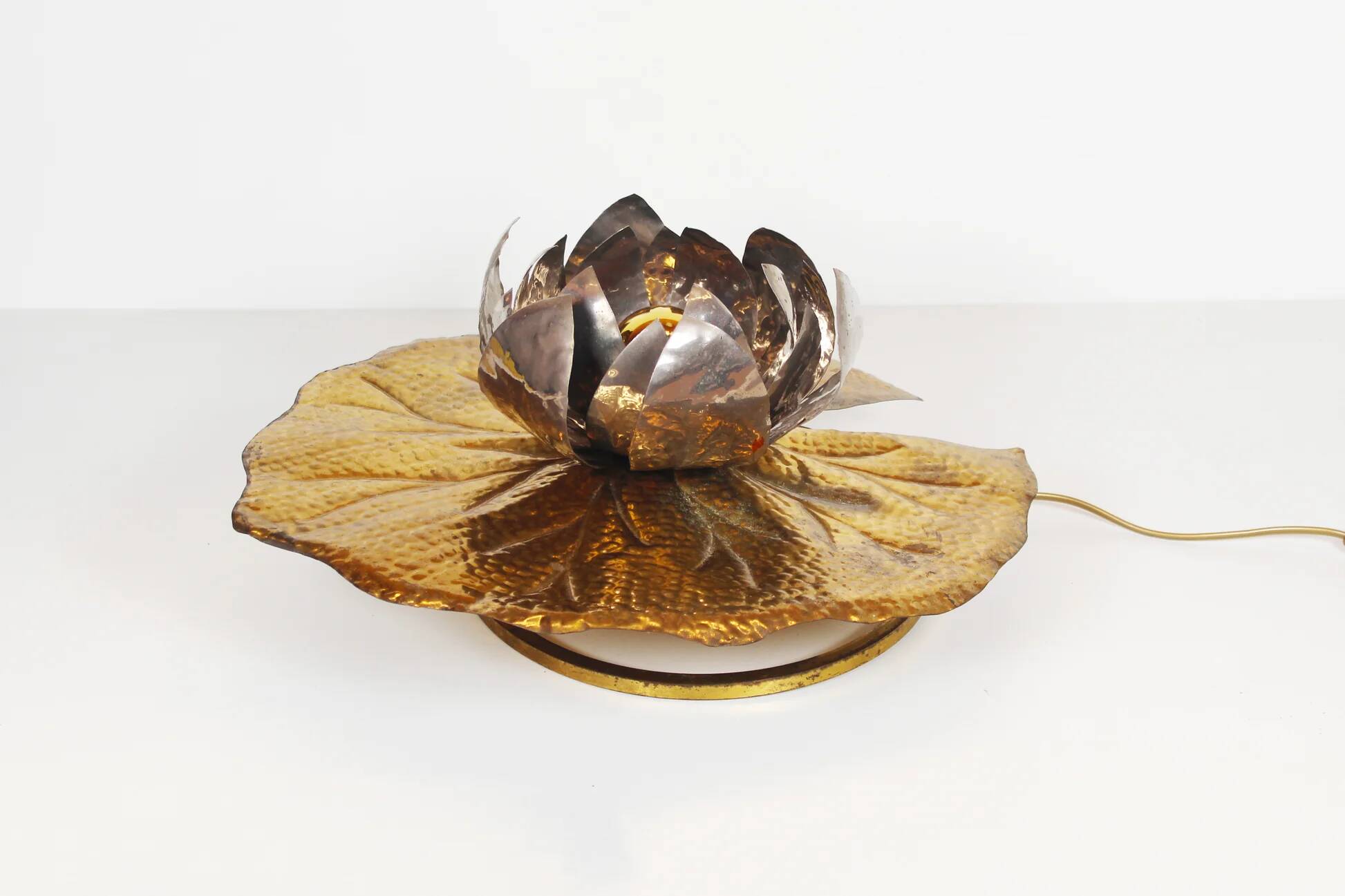 Rare "Waterlily" table lamp by Tommaso Barbi for Bottega Gadda, Italy, 1960s