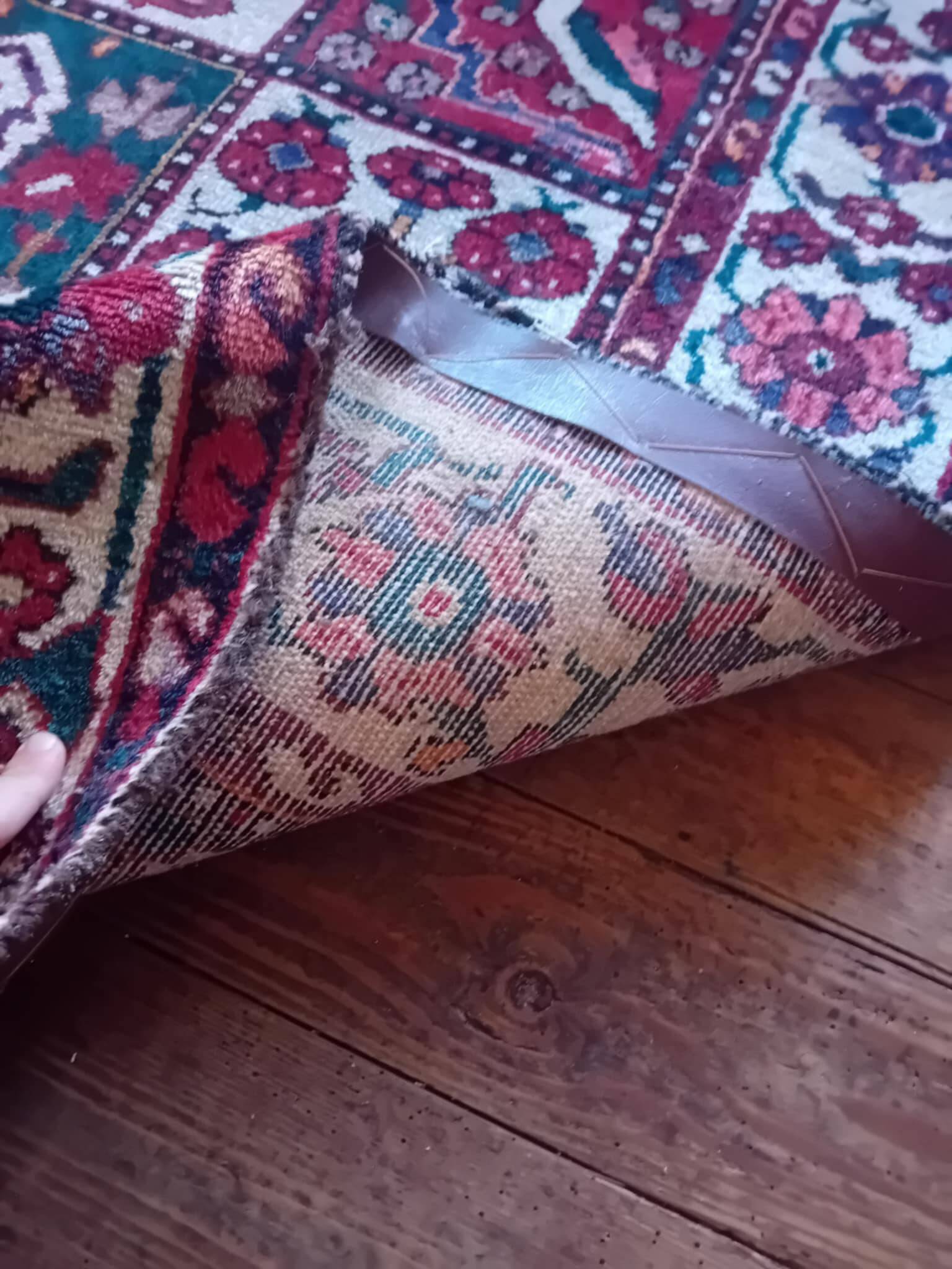 Handmade Persian Bachtiar Rug 304x213cm