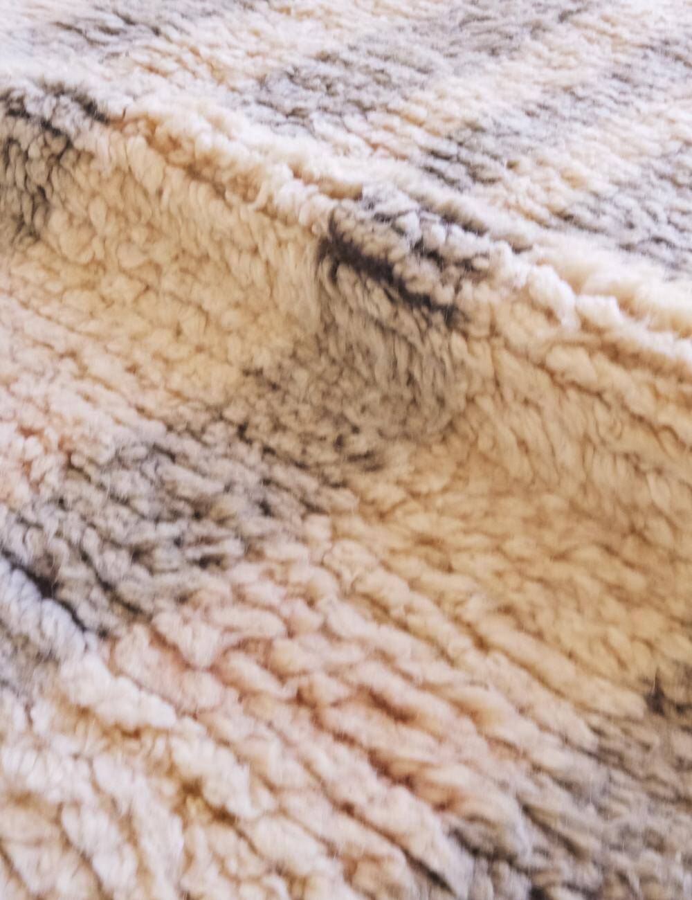 Contemporary Moroccan Rug - 266 x 162 cm