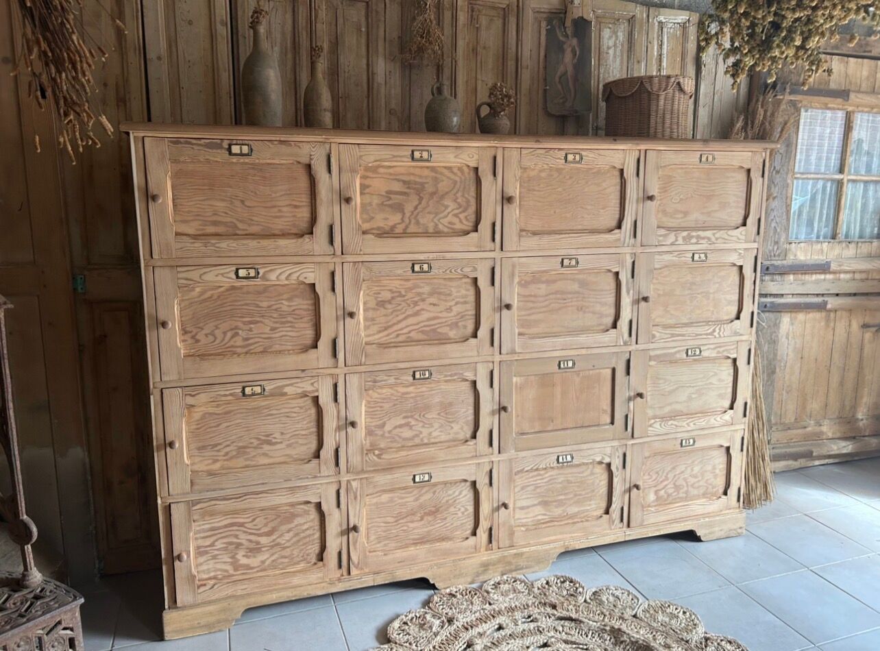 Fabulous workshop furniture with 16 lockers and doors.