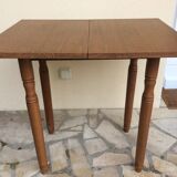 Folding table