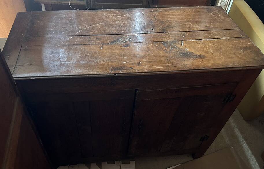 Low sideboard, country sideboard, rustic, solid oak, mid 19th century.
