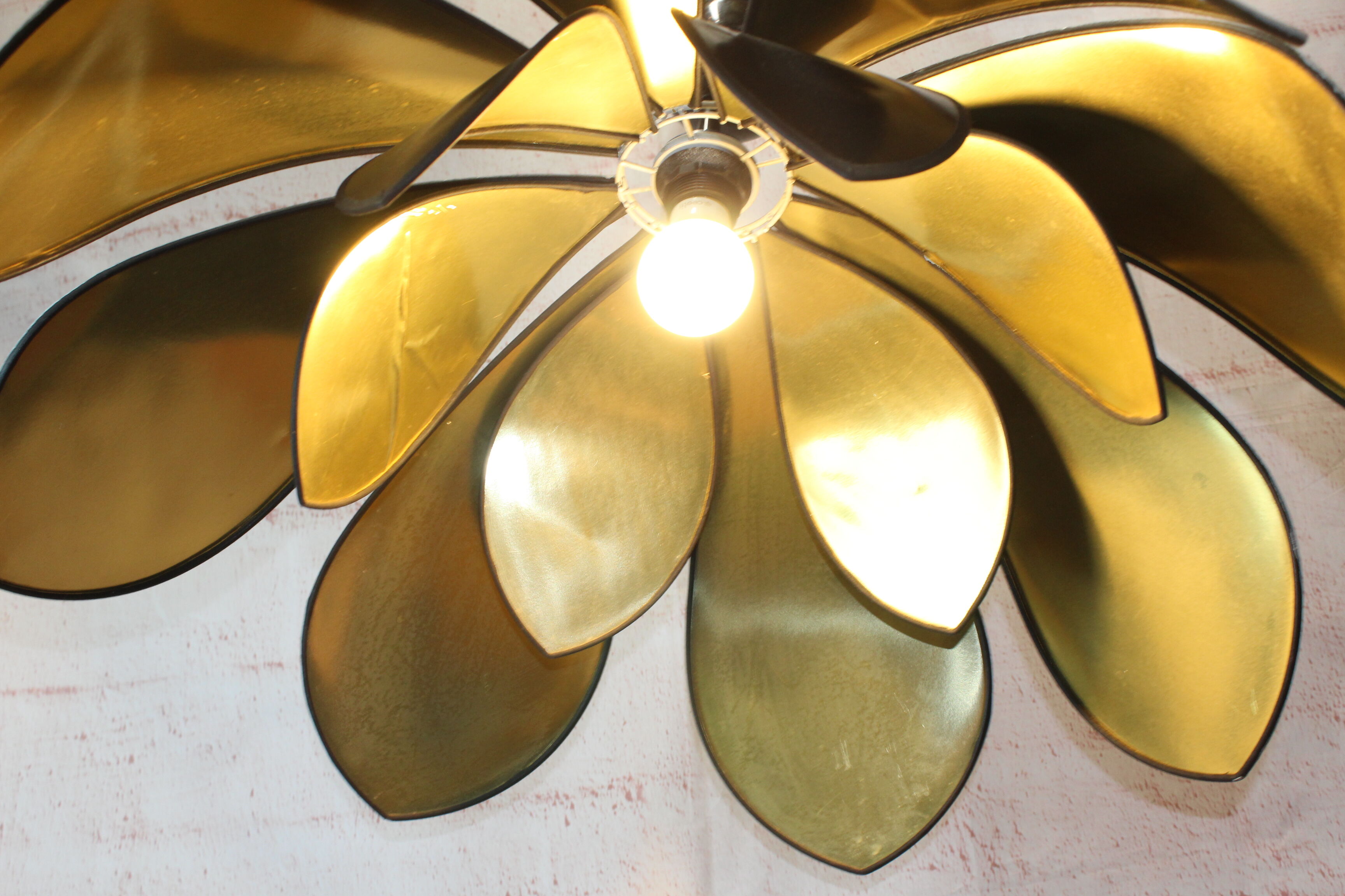 Suspension fleur de lotus robert de schuytener
