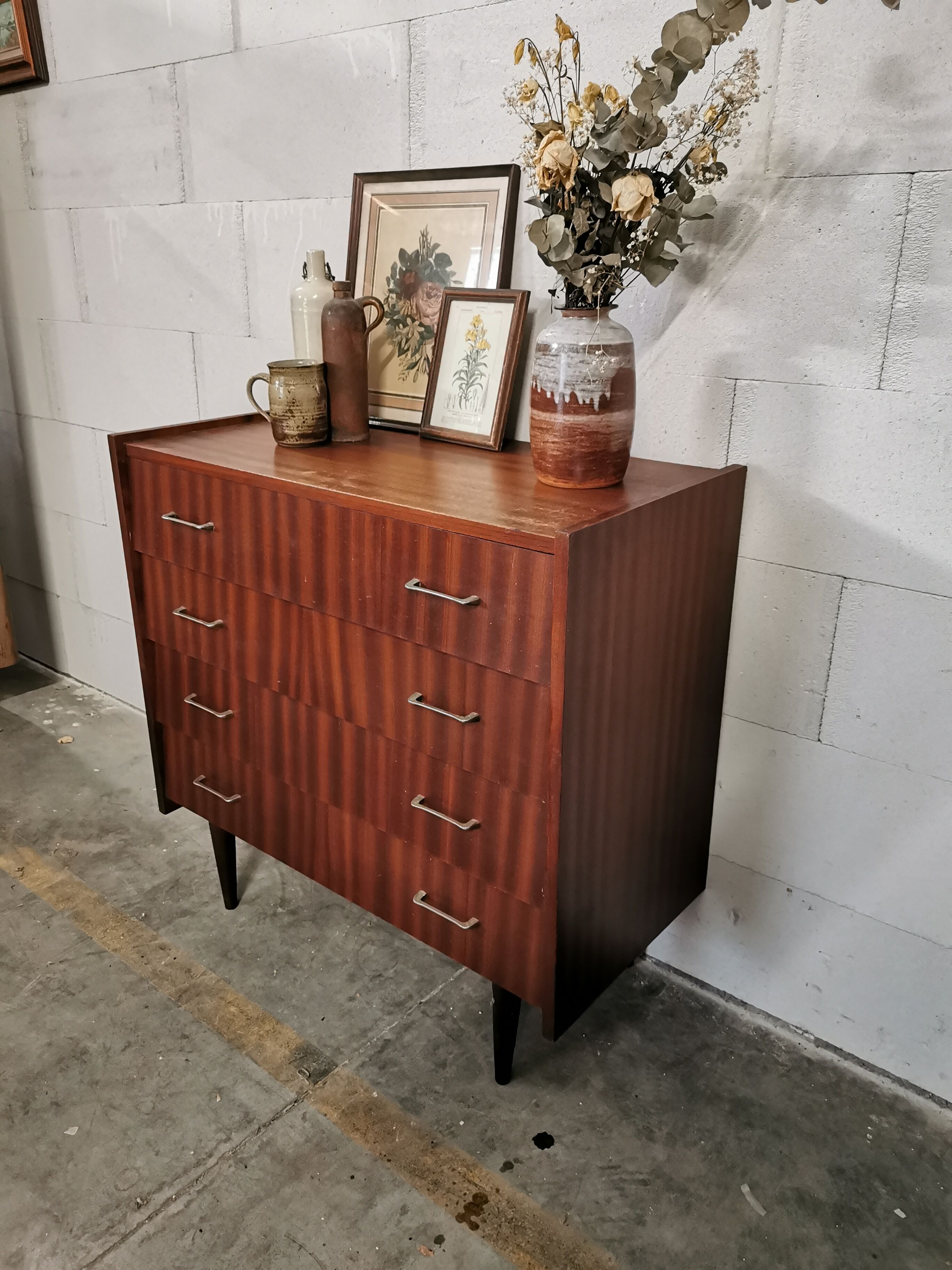 Vintage chest of drawers spindle feet