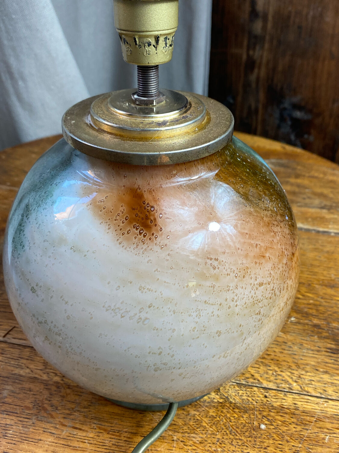Spherical glass lamp