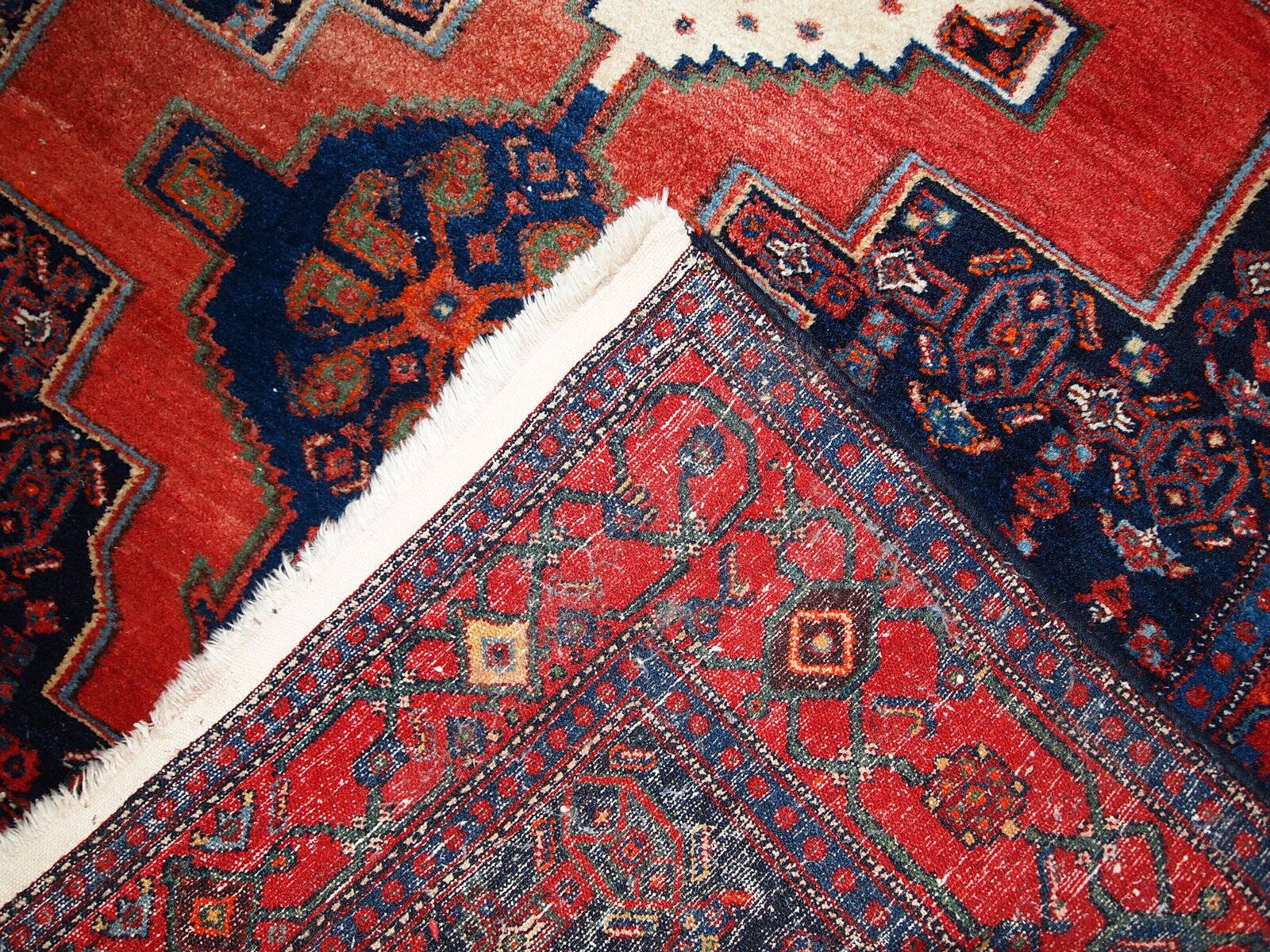 Tapis Senneh Vintage du Moyen-Orient, Années 1960, Élégance et Authenticité