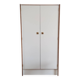 Armoire vintage