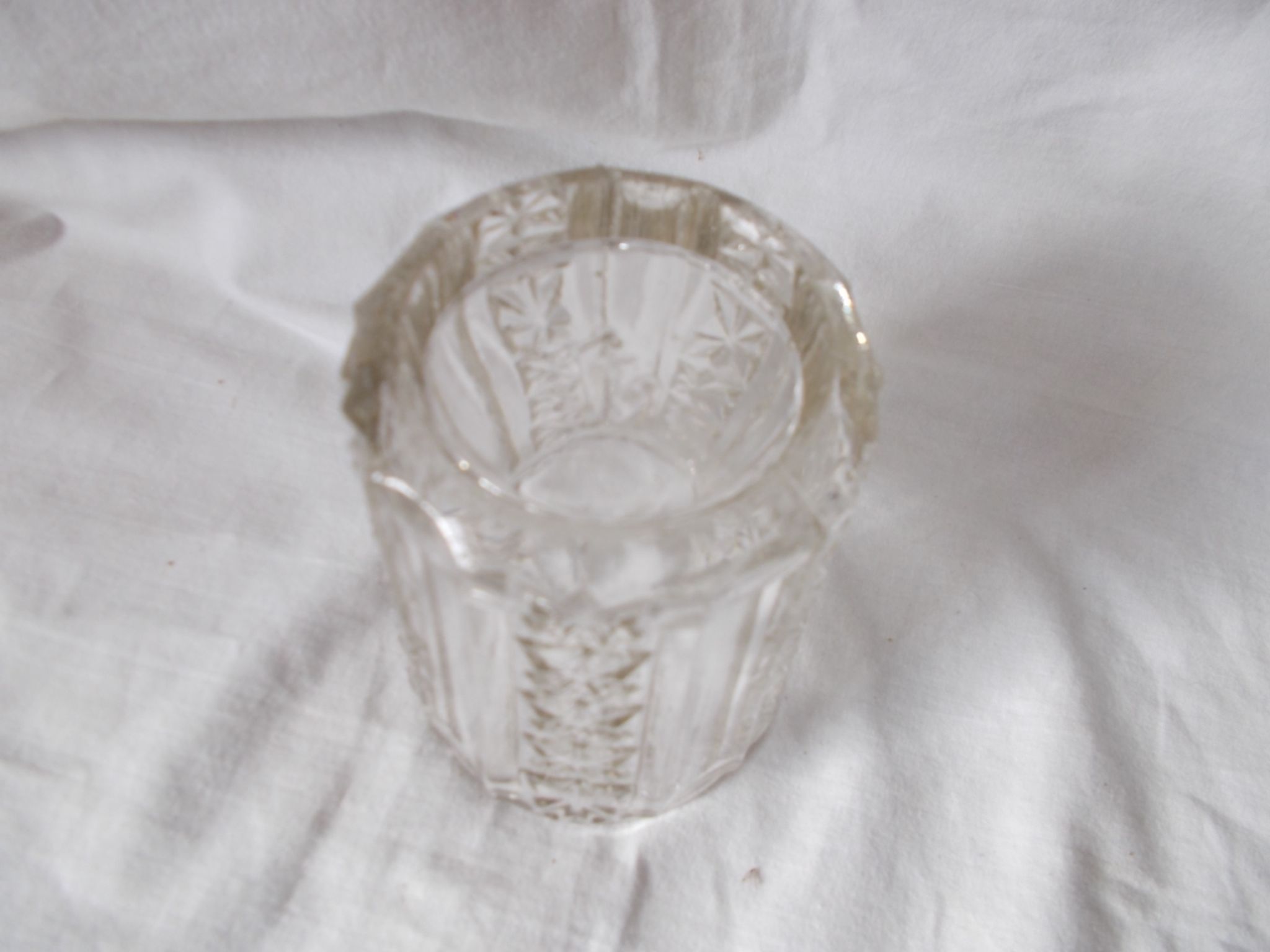 Vase verre moulé