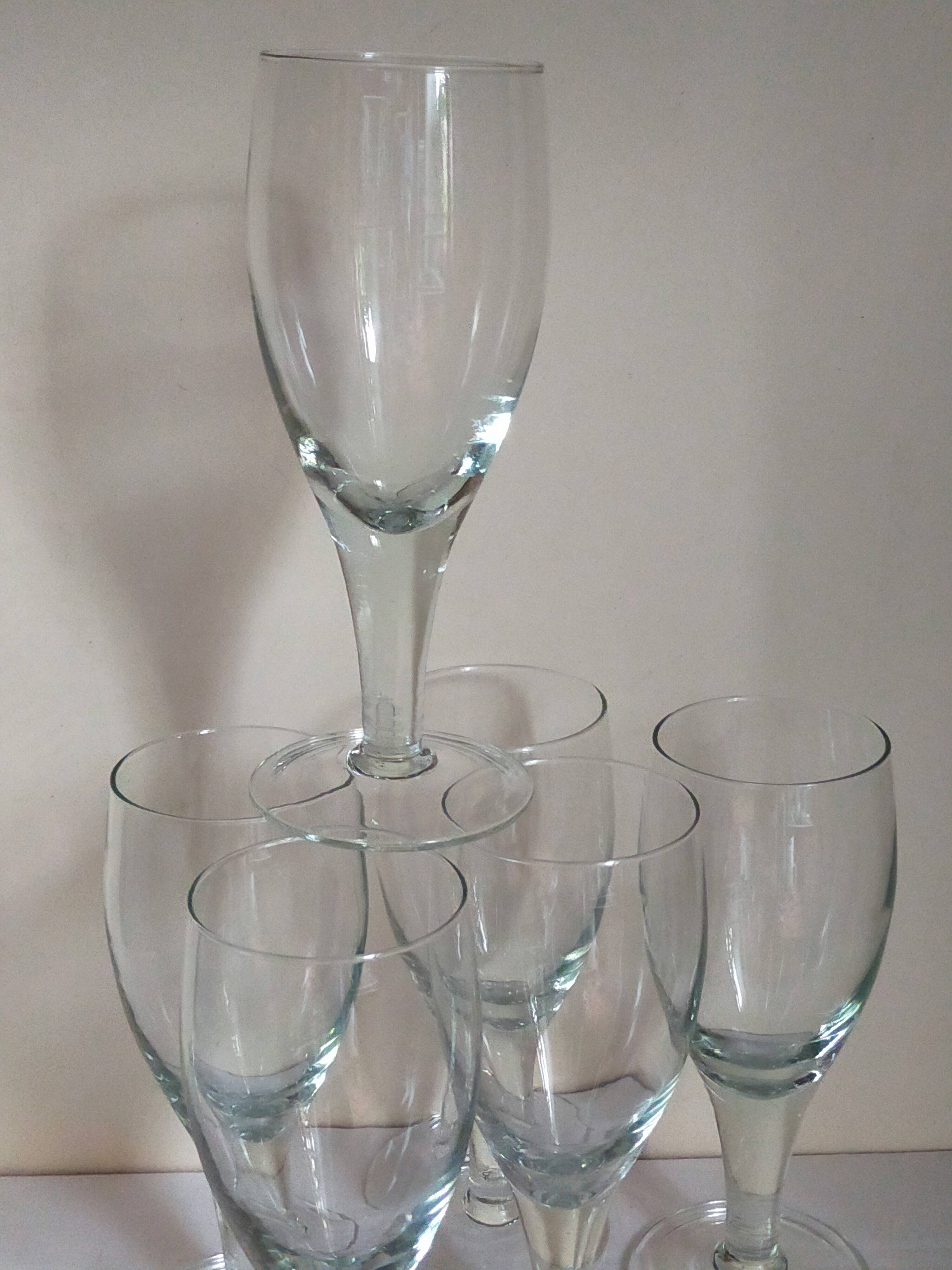 Six XXL blown glass stemmed glasses