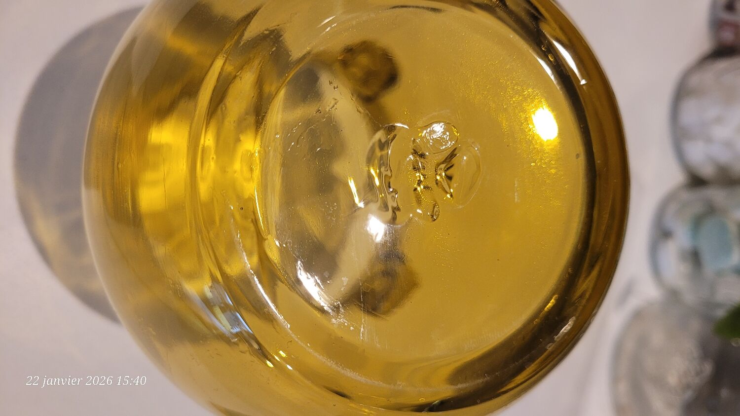 Amber glass vase design - owl shape