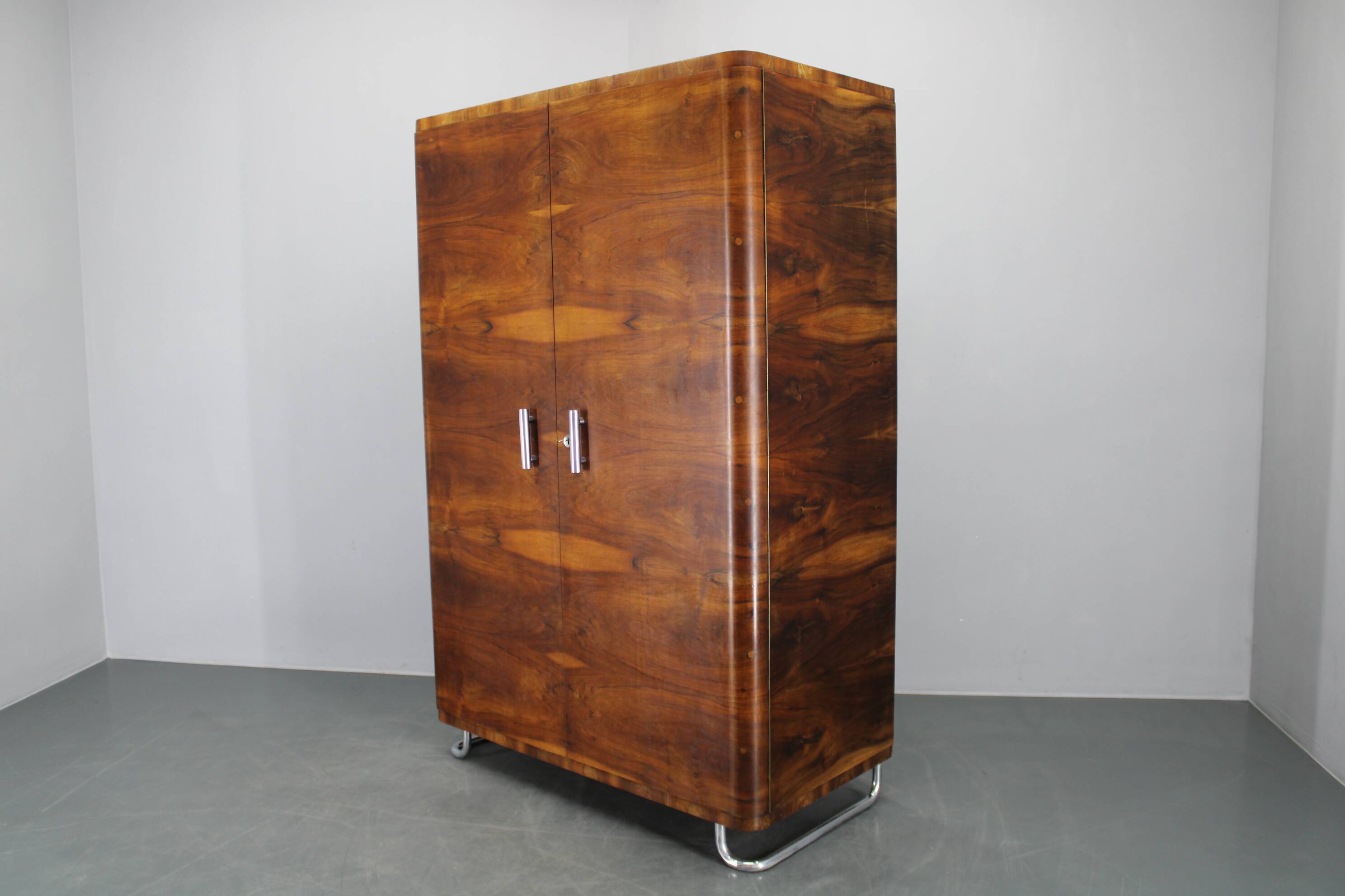 1940s Bauhaus Wardrobe by Hynek Gottwald , Walnut & Beech Veneer, Chrome De