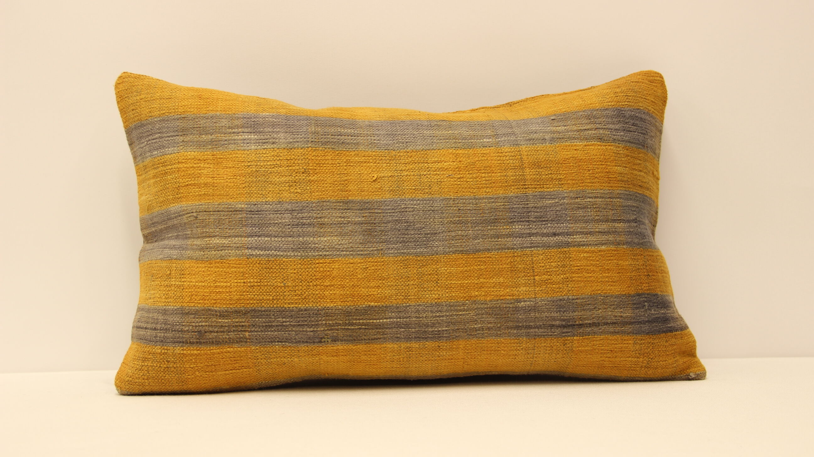Coussin kilim 30x50 cm