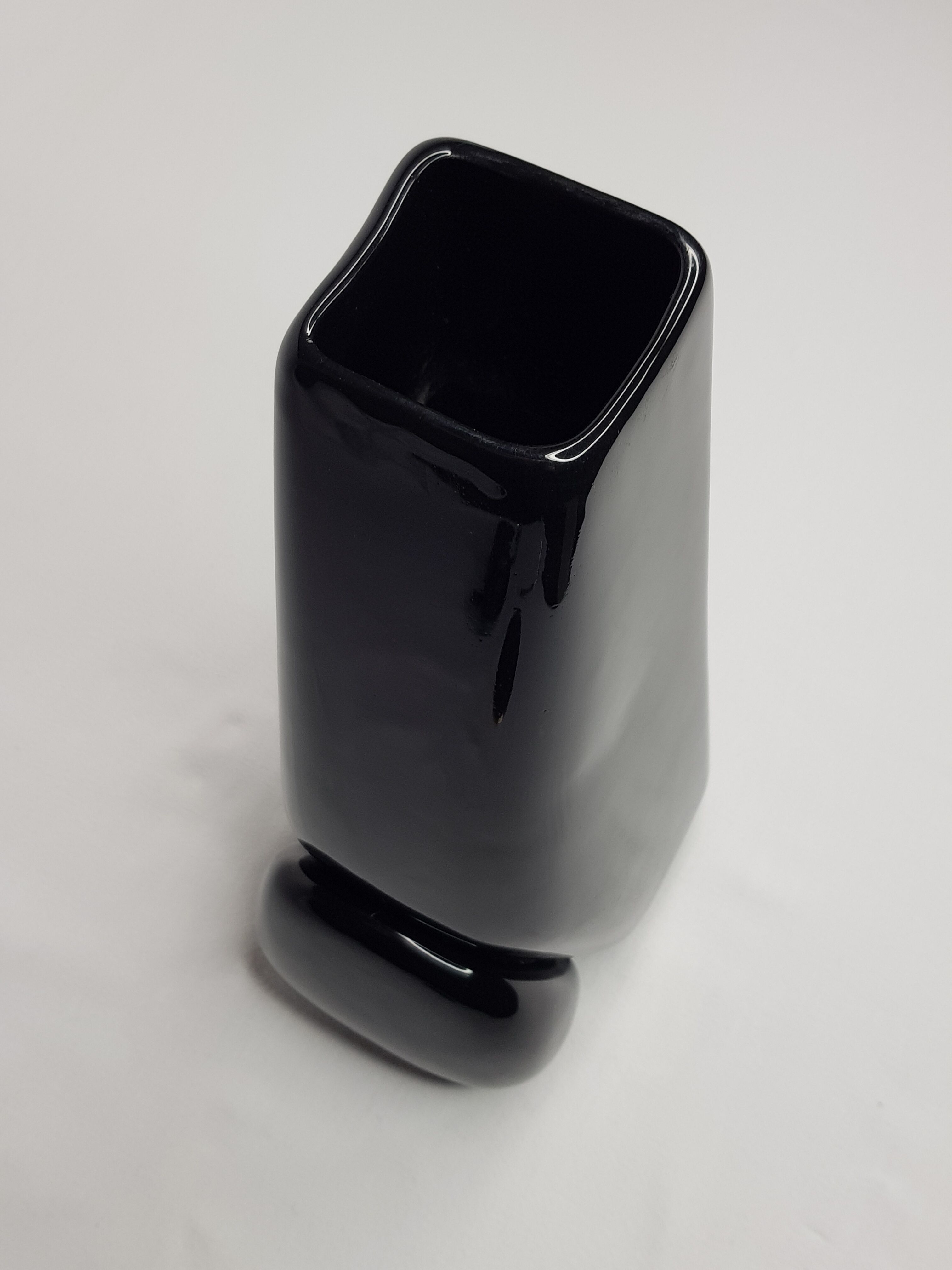 Black megalith vase 25 cm