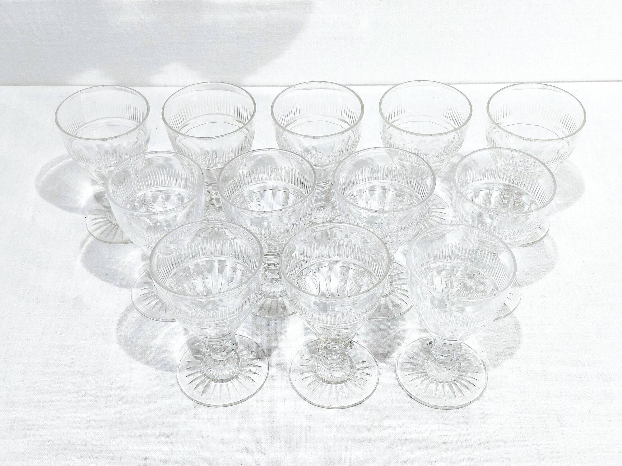 Baccarat - 12 white wine glasses catalogue 1841