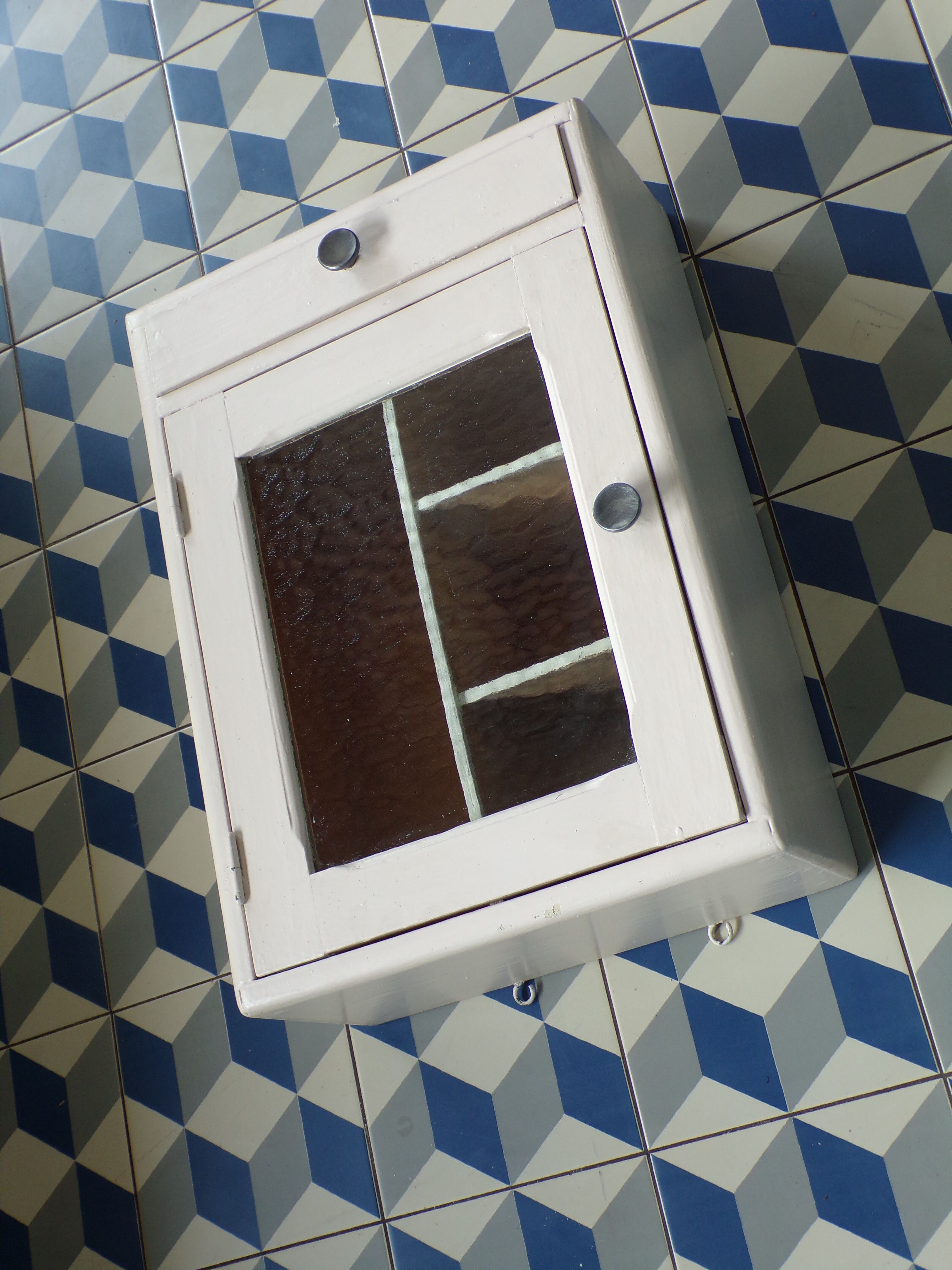 1950 wall medicine cabinet