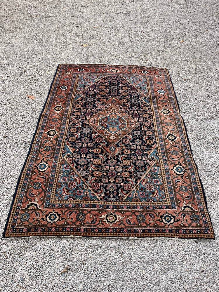 Grand tapis persan ancien