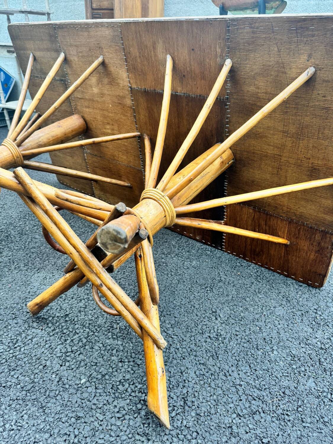 Vintage 1950s set: large table with tripod base and benches in woven chestnut