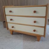 Commode de poupée jouet et meuble