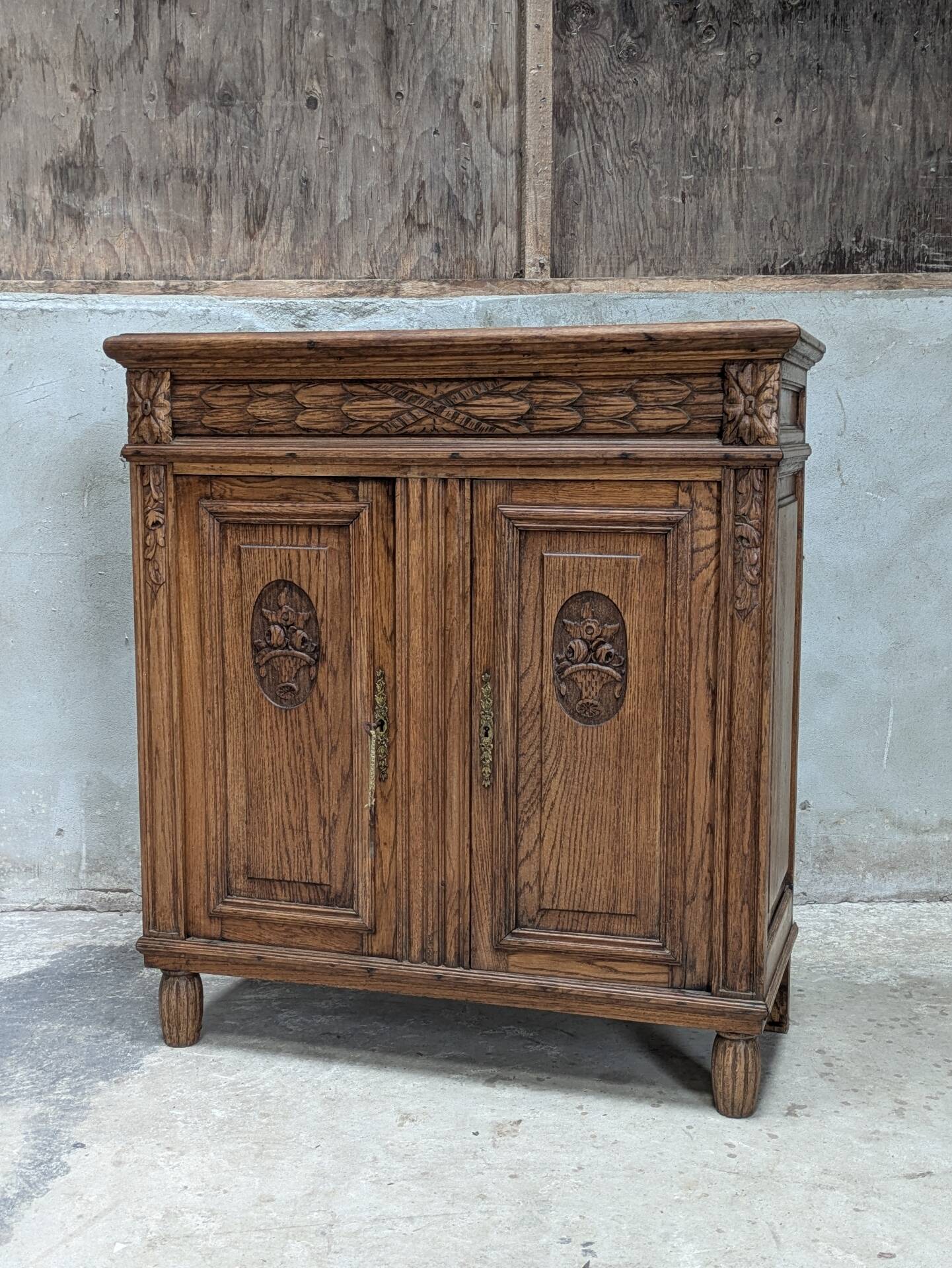 Buffet ancien en chêne