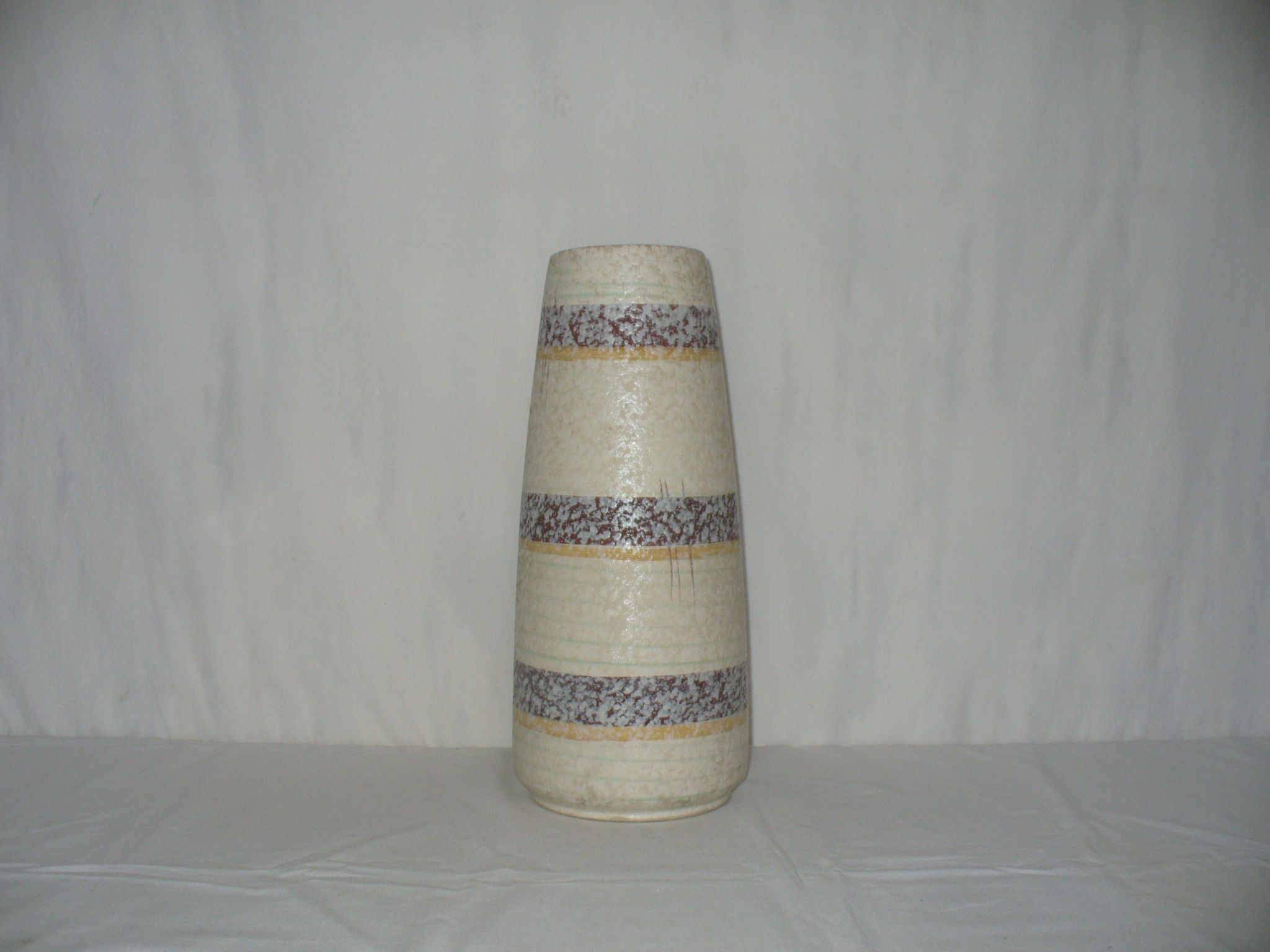 Large model vase of the 50s