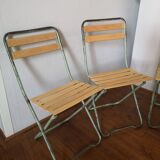 Set of 6 green folding chairs