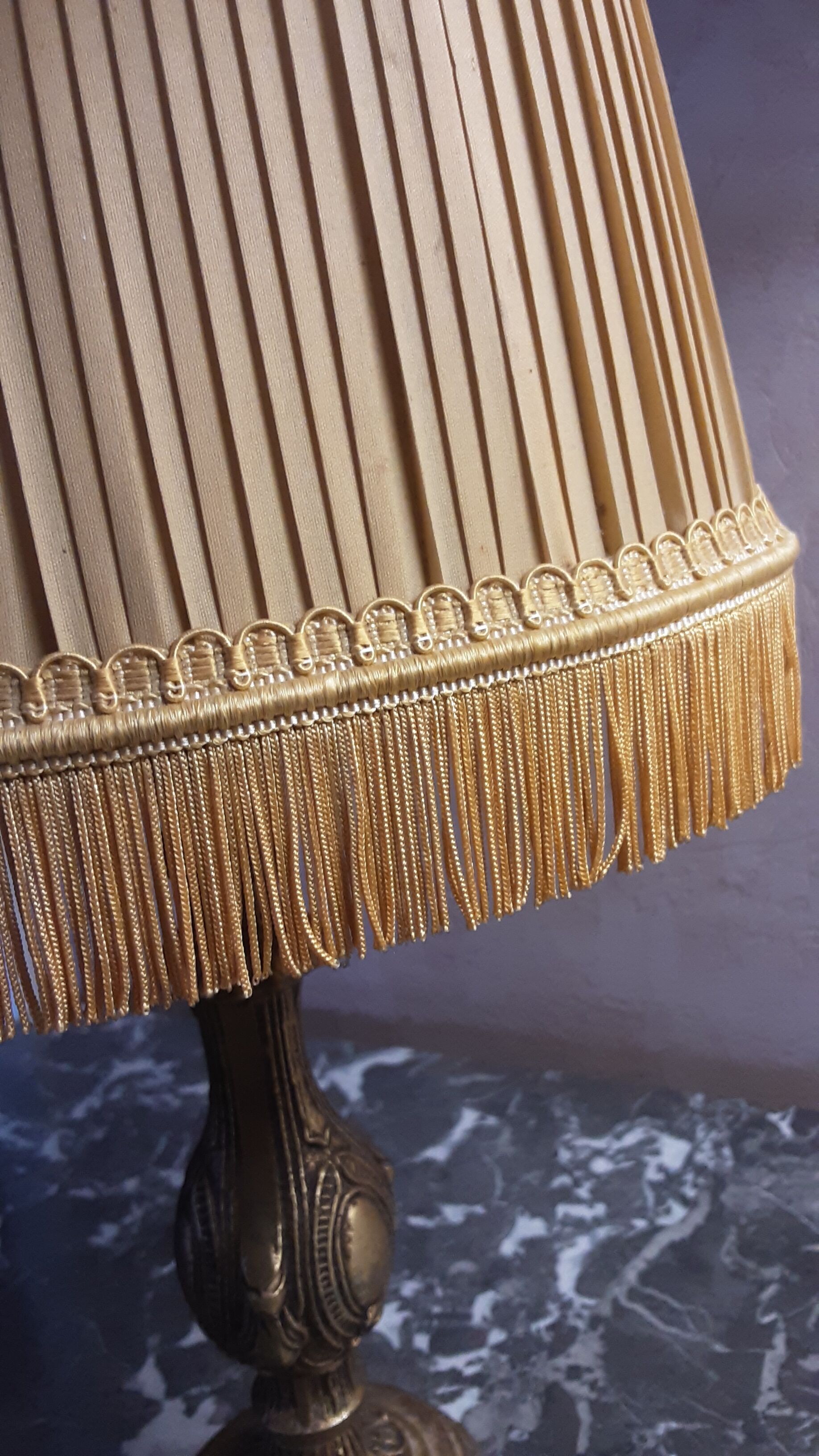 Bronze foot bedside lamp - old