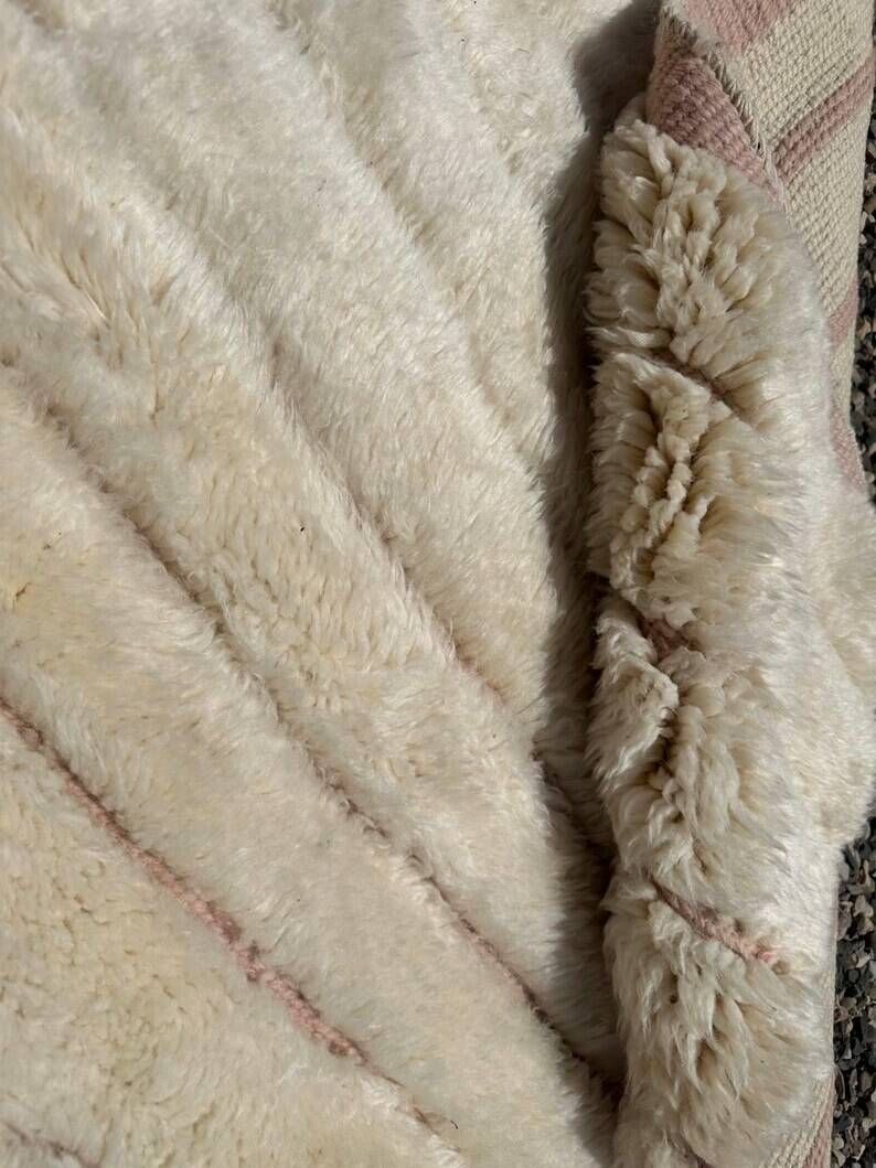 Ecru and beige Moroccan Mrirt rug 350x250 cm – textured minimalist design