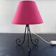 Lampe tripode en métal noir et coton rouge