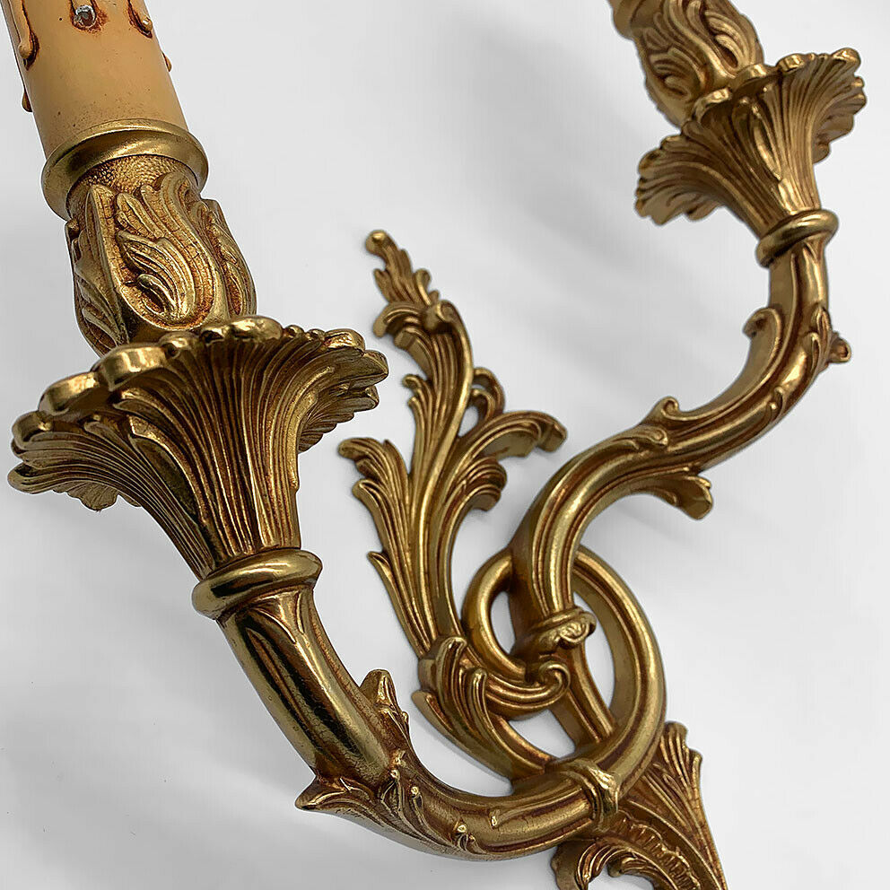 Pair of golden golden bronze sconces style Louis XV rocaille