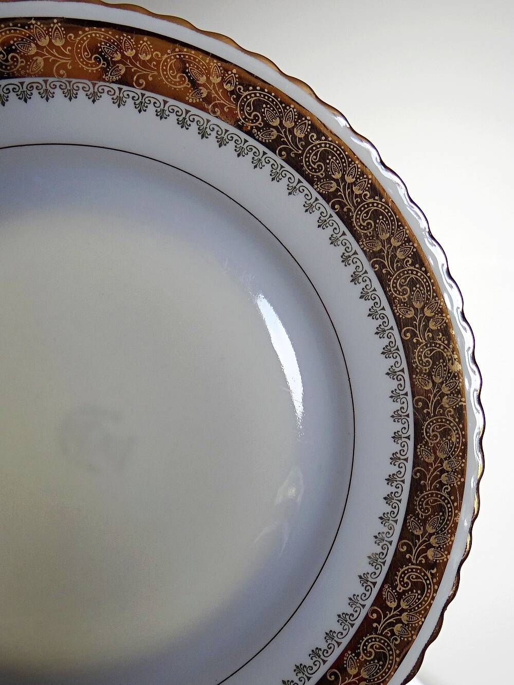 Set of 6 vintage flat plates ADP L Royal Limoges, gilded porcelain - 1