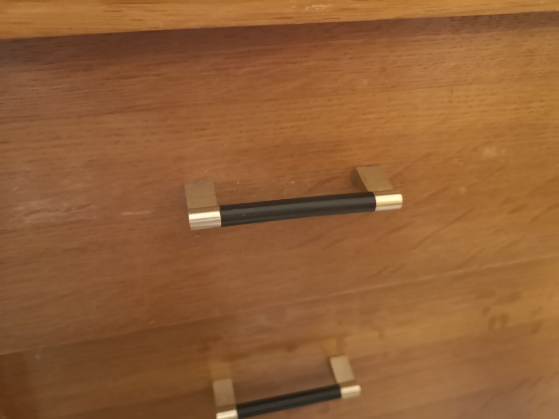 Commode scandinave pieds compas