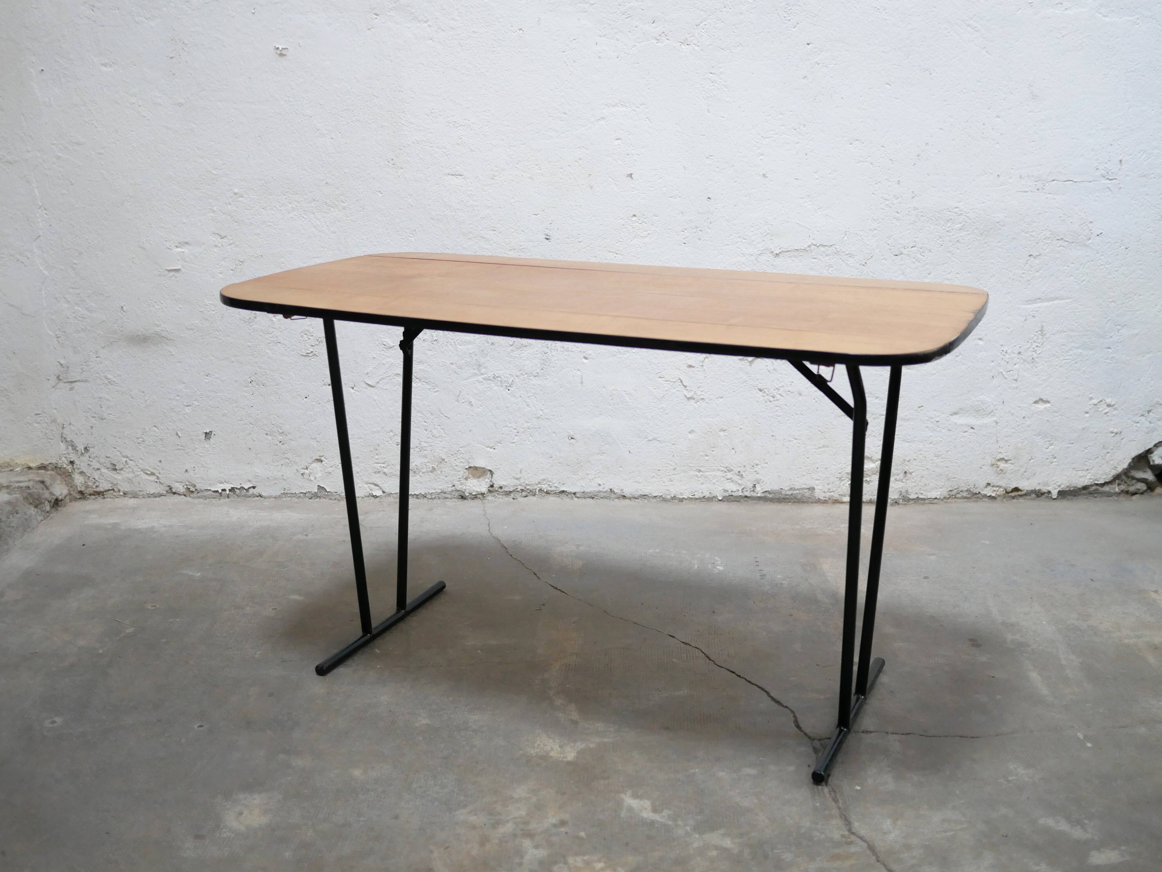 Table pliante vintage en bois et métal