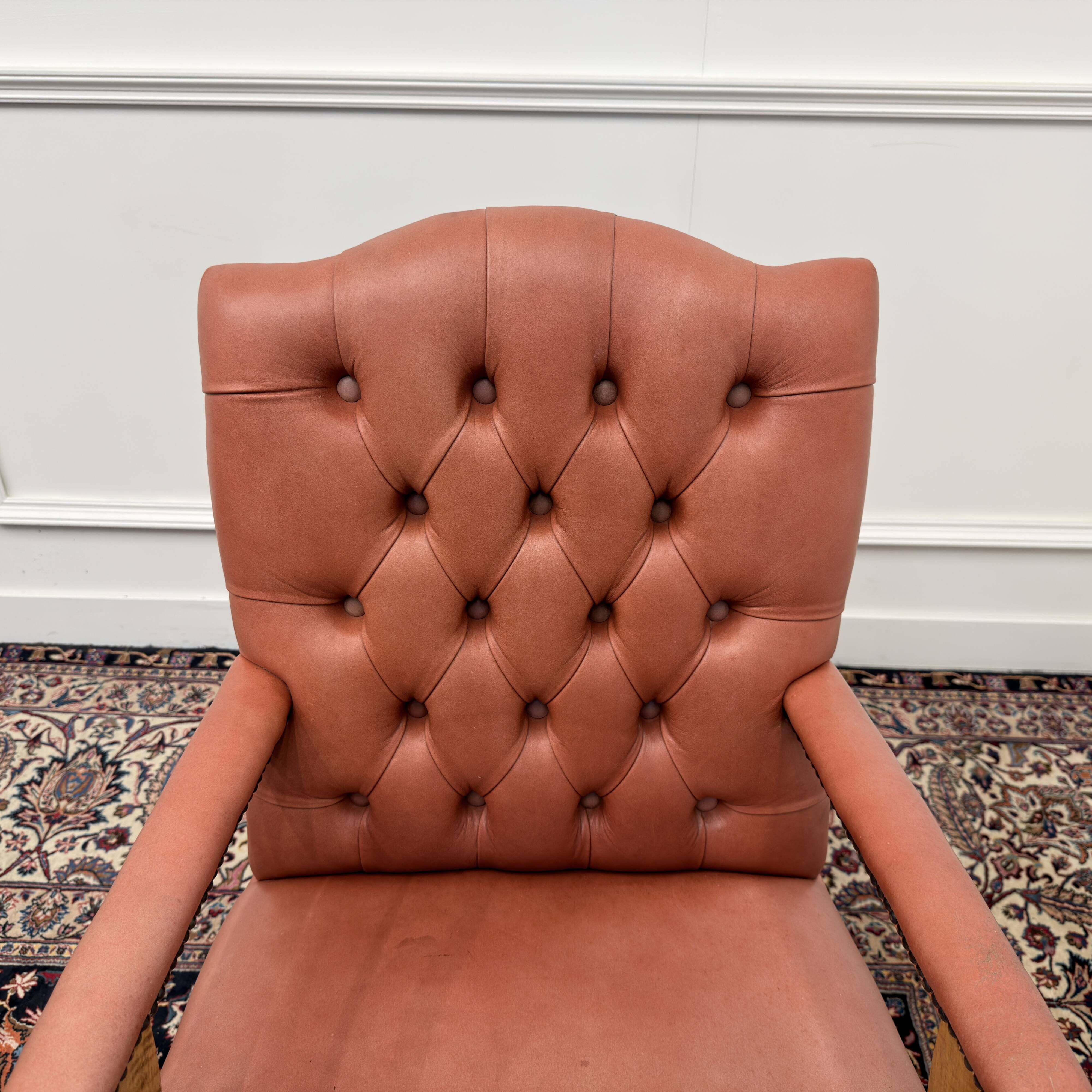 Chaise de bureau classique couleur saumon anglais