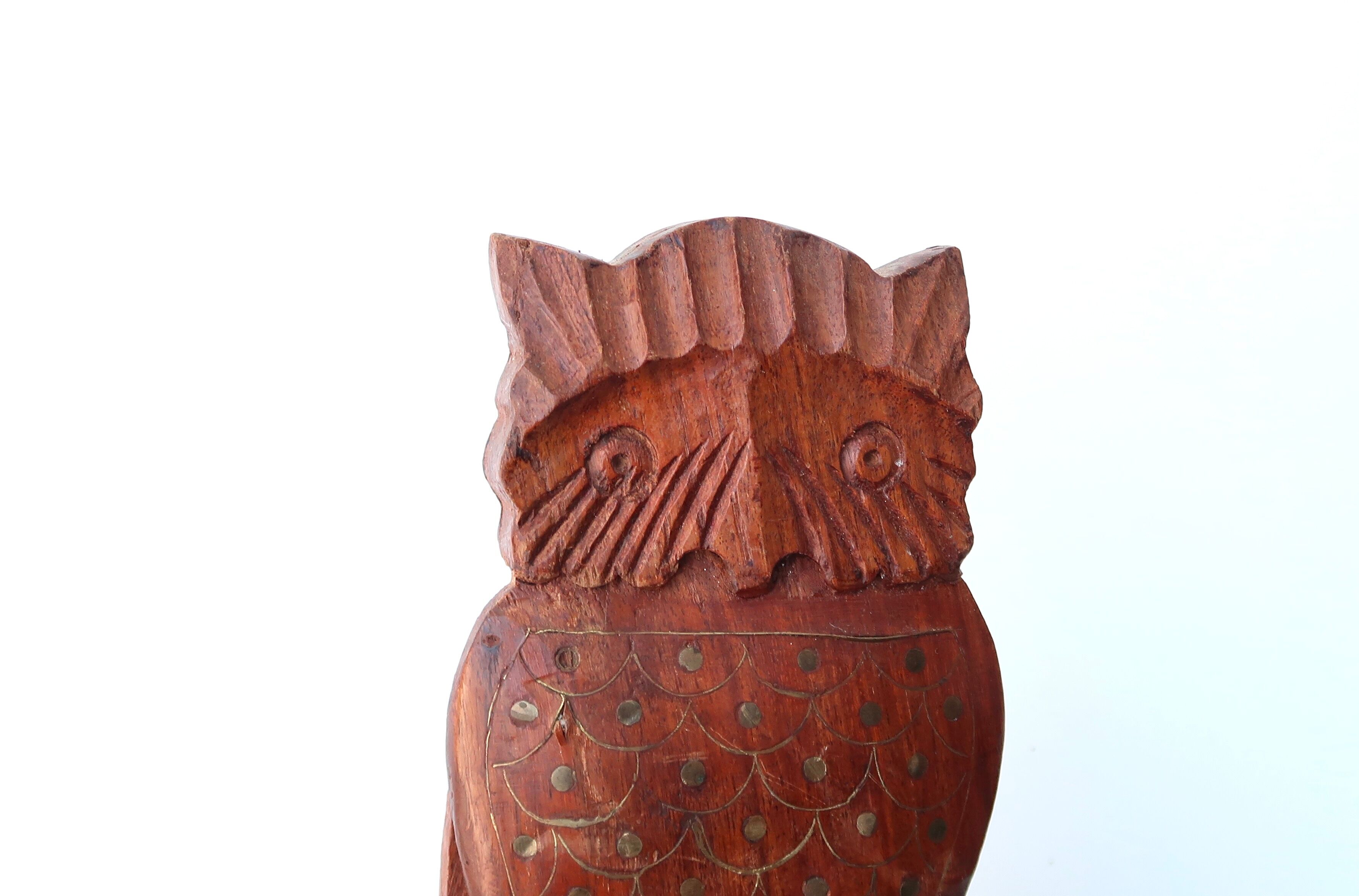 Marionnette chouette murale articulée en bois et laiton, années 70