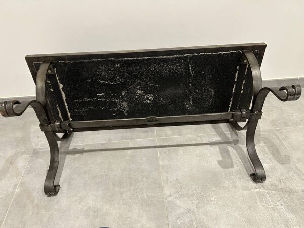 Table basse de type brutaliste mixte fer forgé et pierre