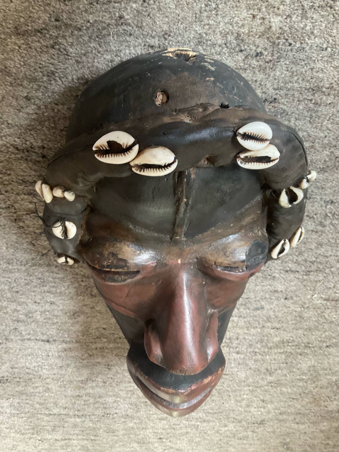 Ancien Masque tribal Dan en bois sculpté