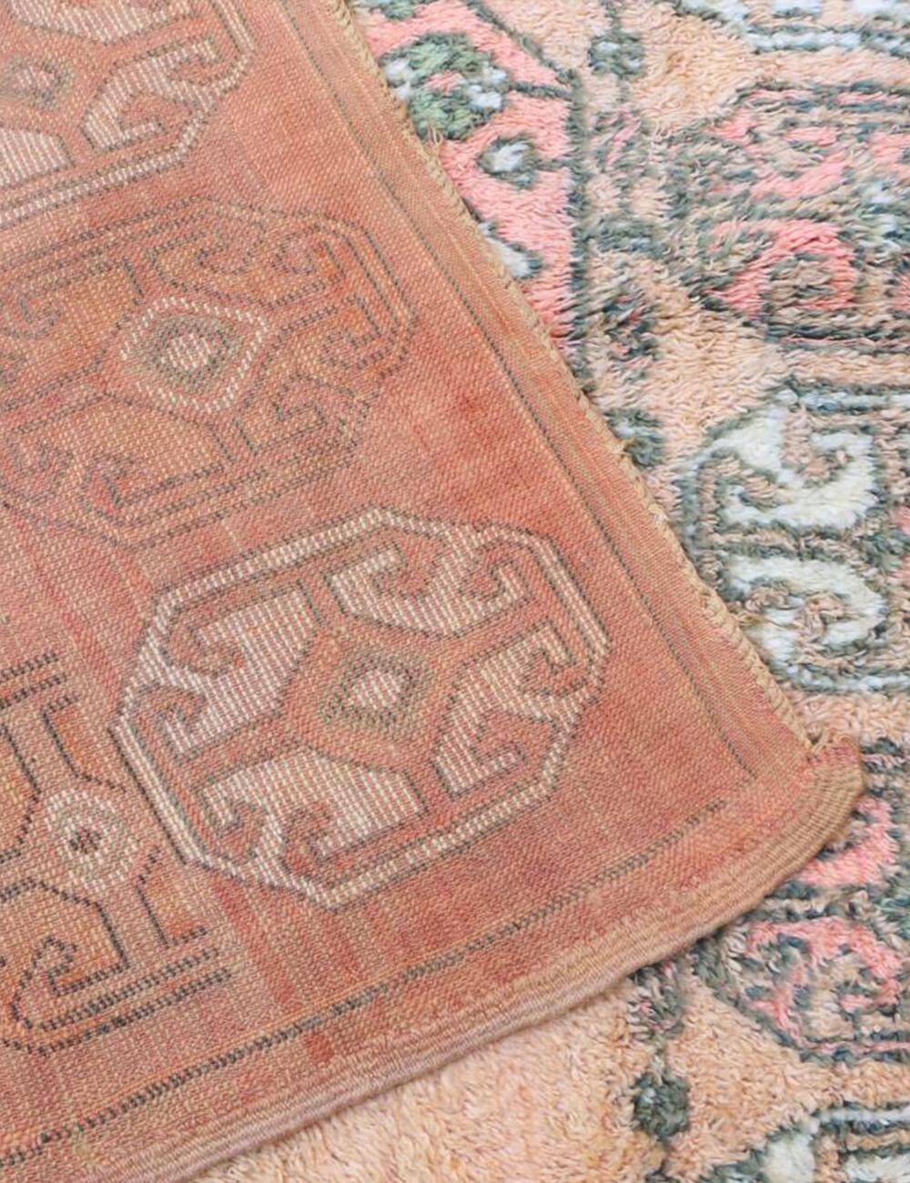 Vintage Berber Rug - 276 x 186 cm