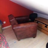 Square club armchair