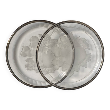 Paire de dessous de bouteilles en cristal et argent poinçonné Minerve