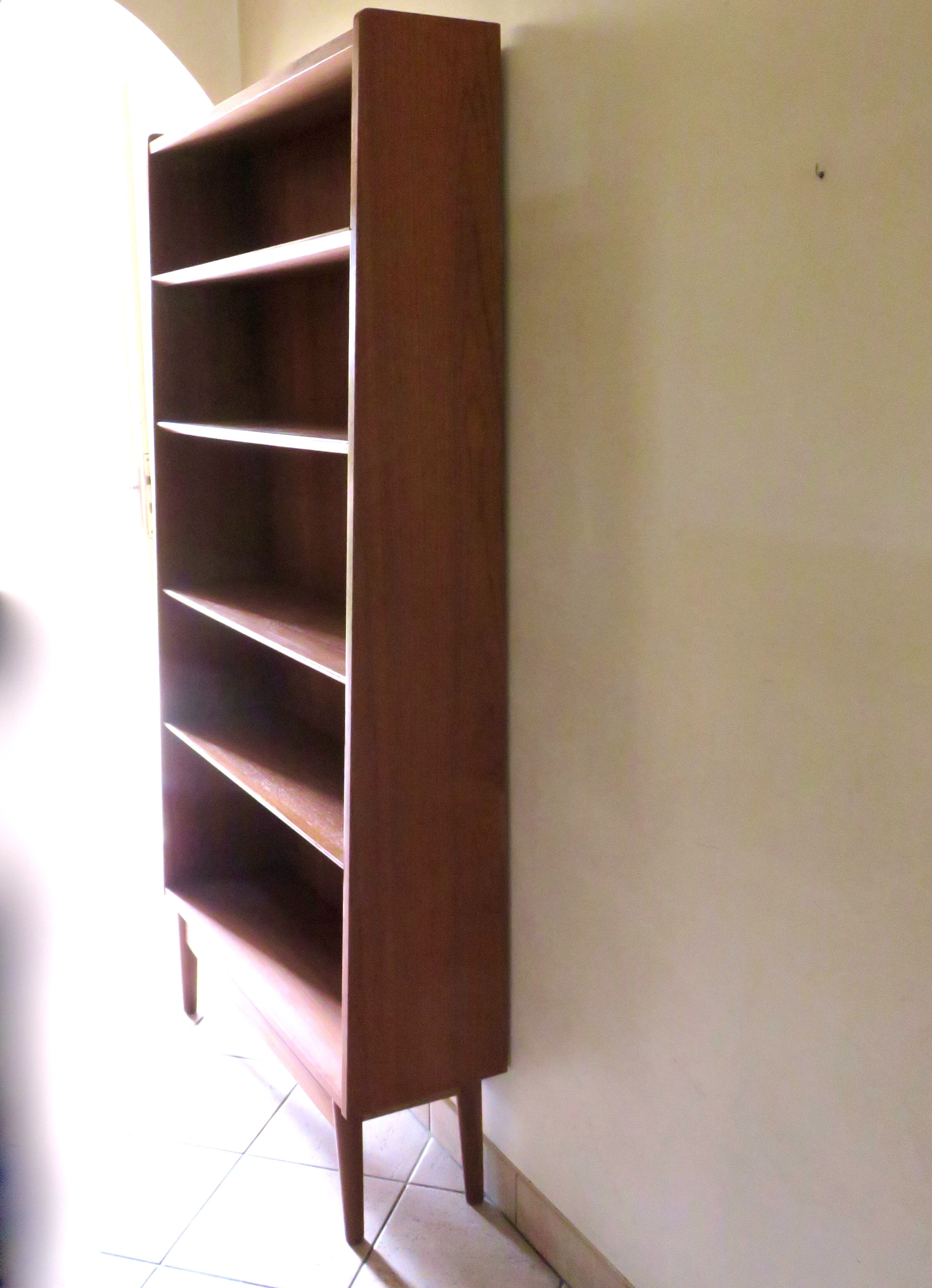 Tapered teak profile bookcase by Johannes Sorth, Denmark 1960