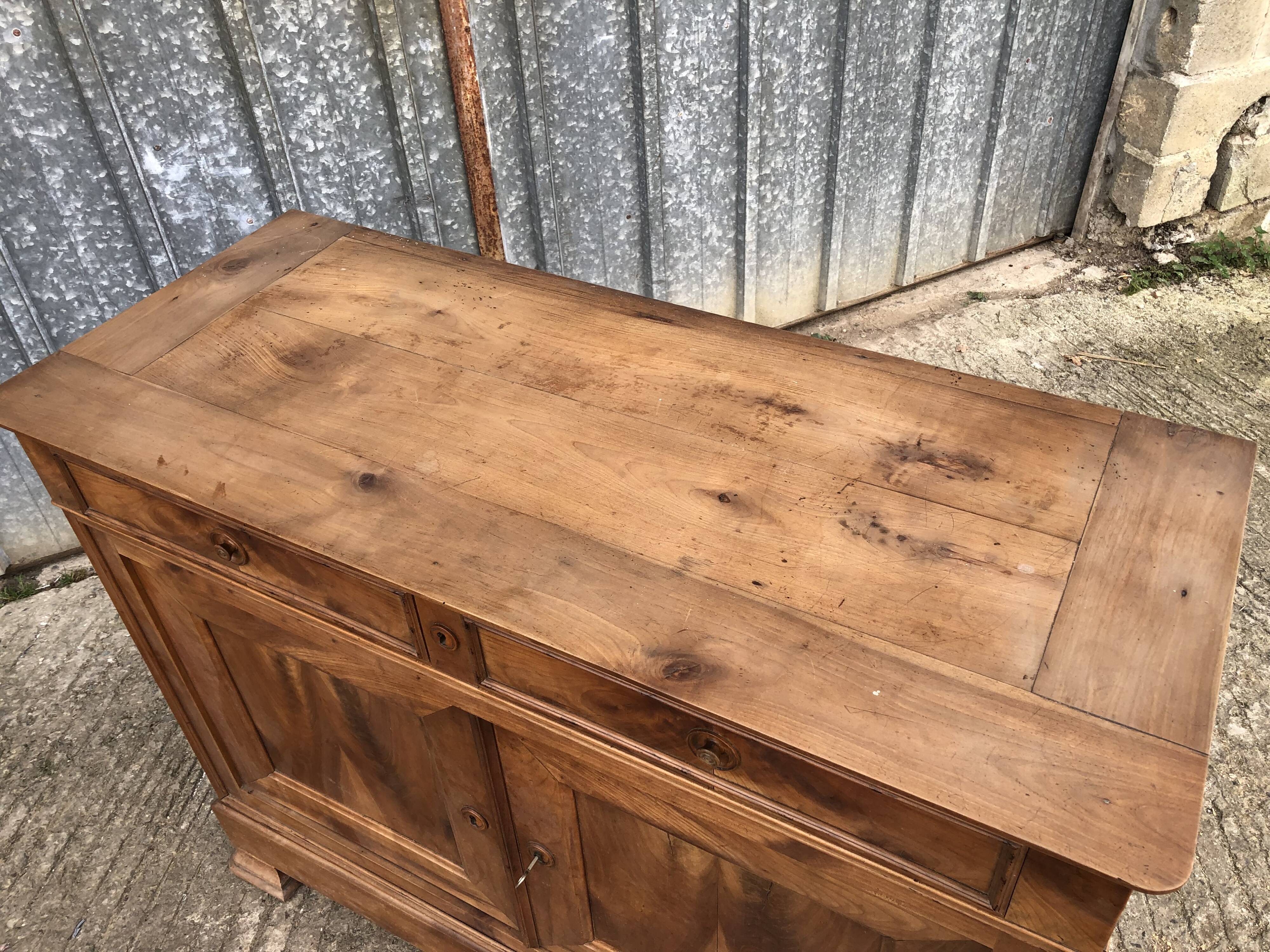 Antique low sideboard in solid cherry wood with 2 doors and 3 drawers